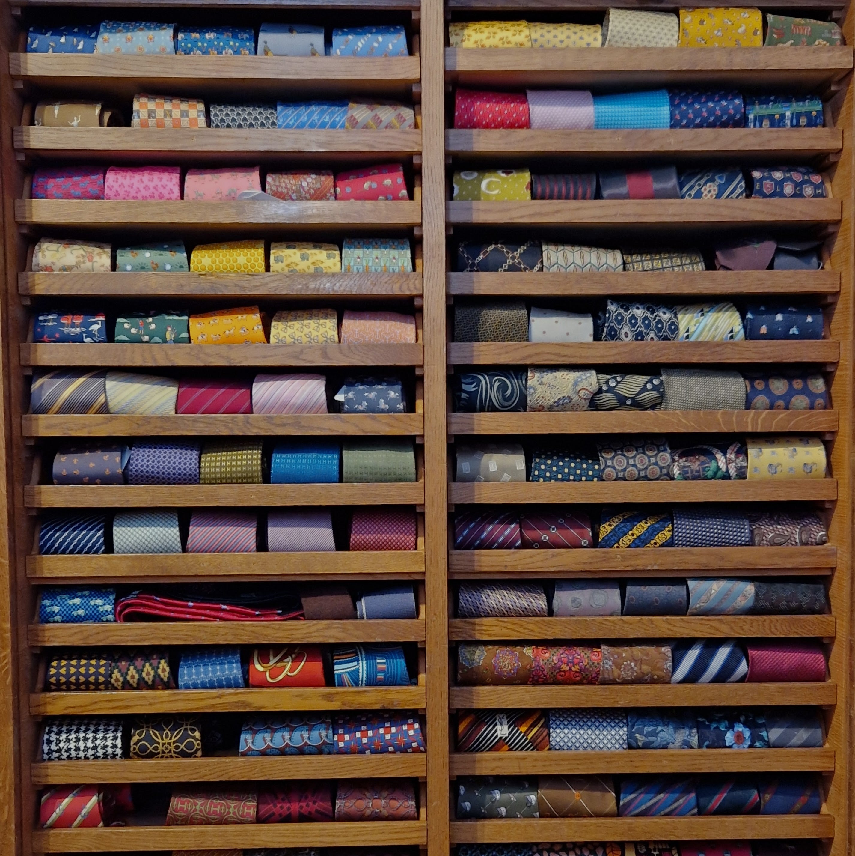 Hermés Ties– The Finds – Skirnor Vintage