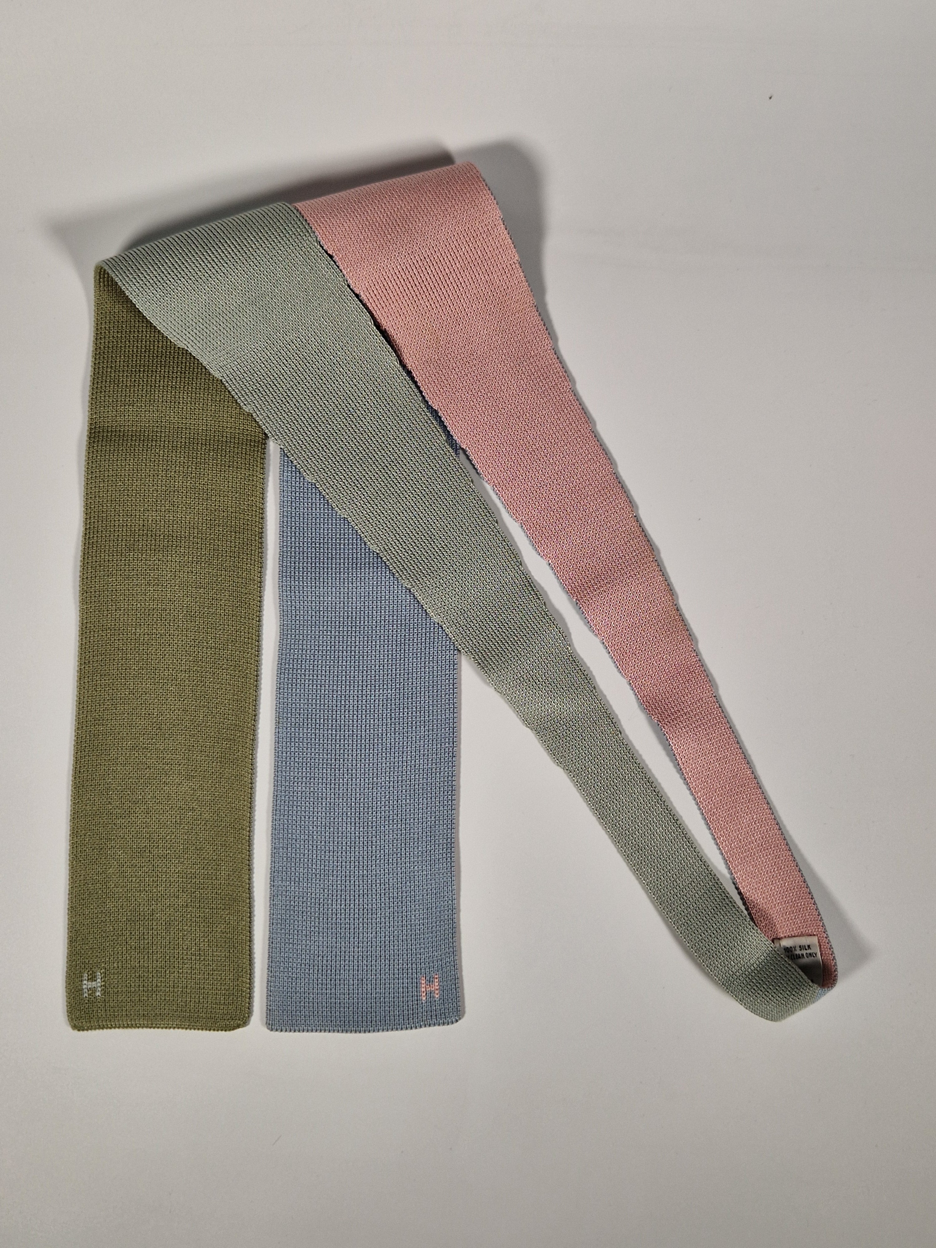 Hermés 4 way knit tie