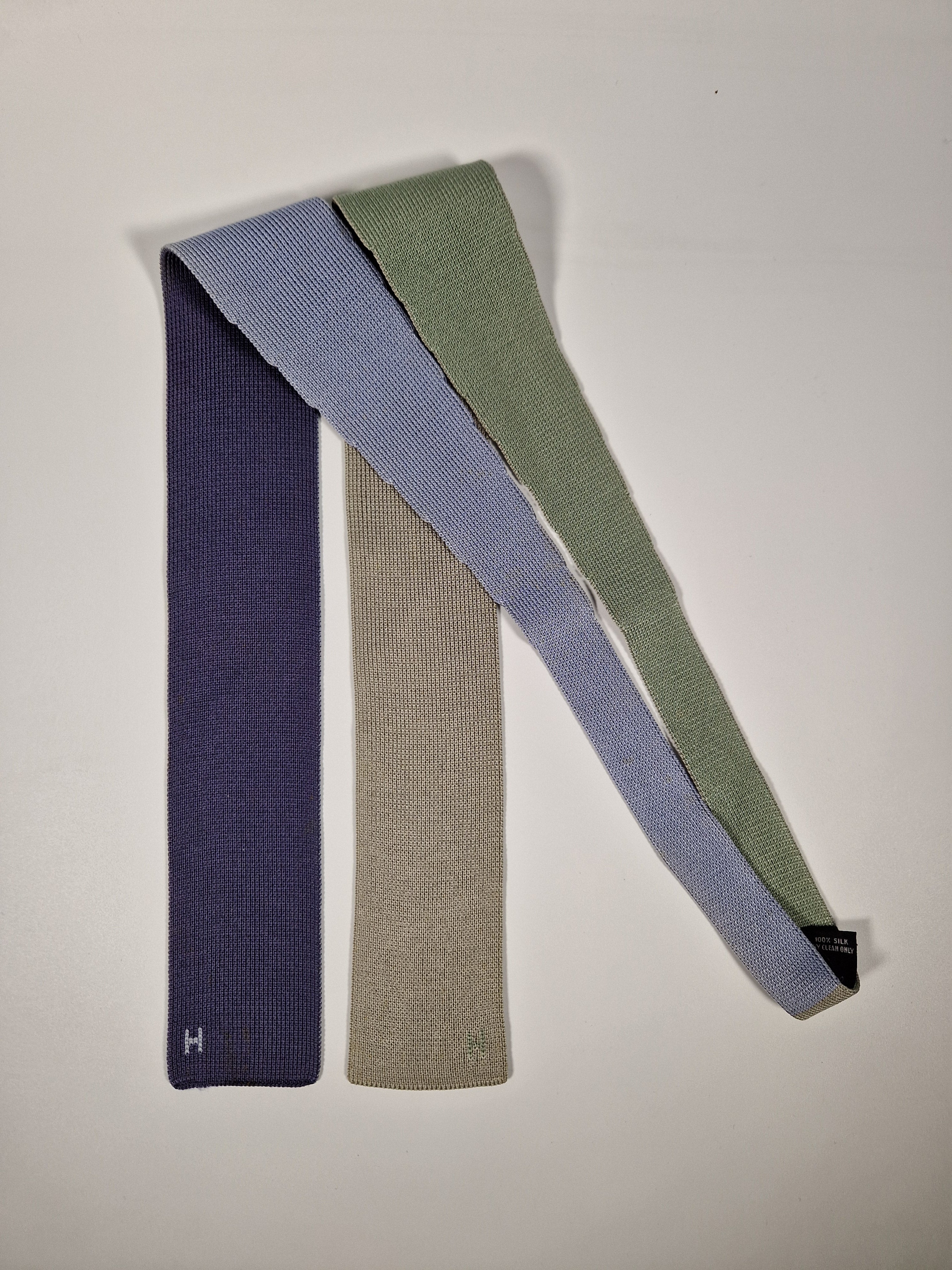 Hermés 4 way knit tie