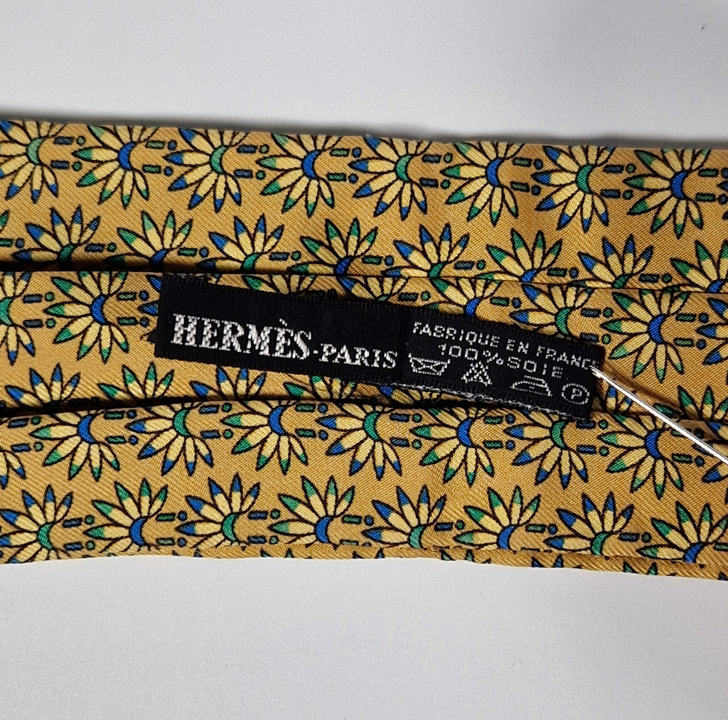 Hermés ascot scarf
