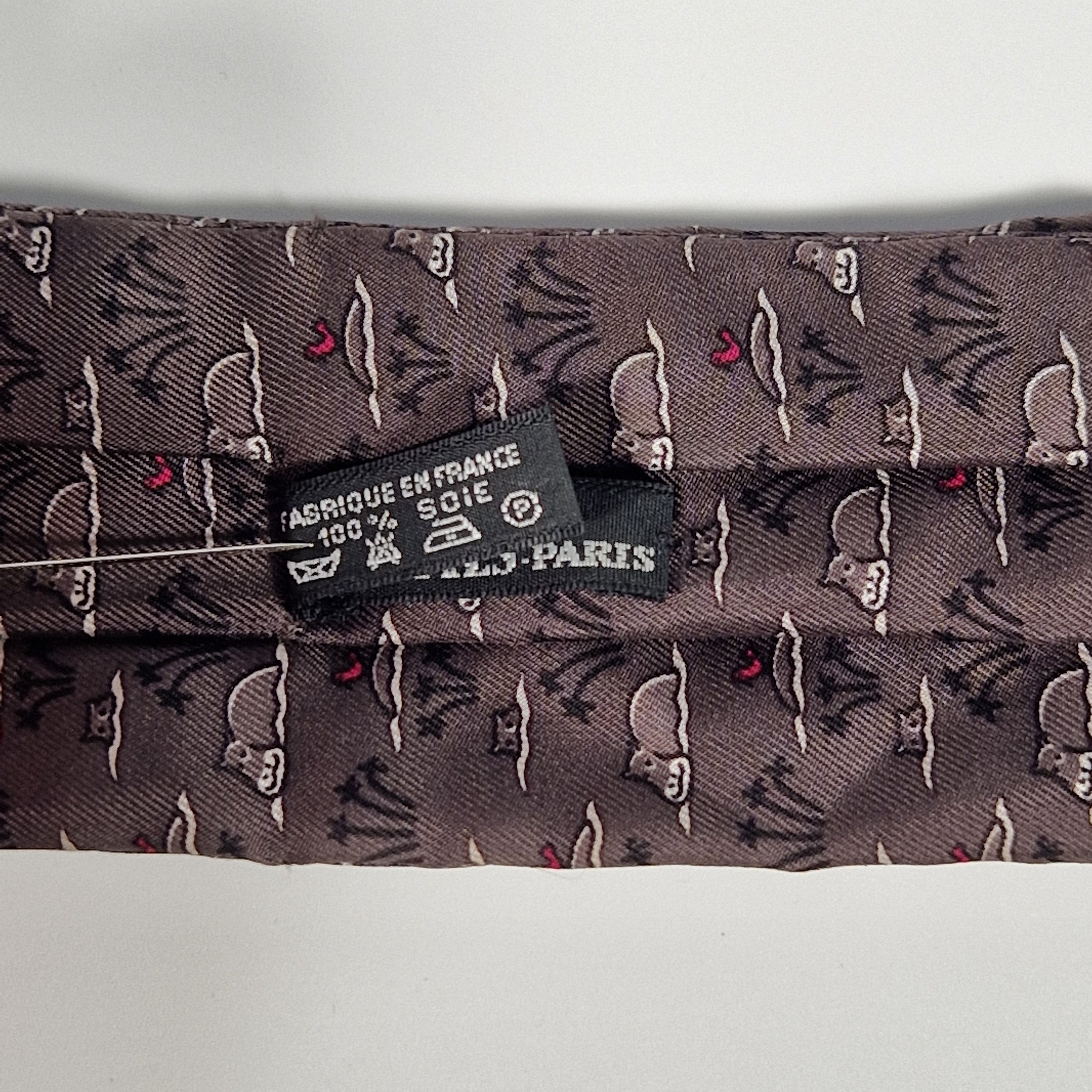 Hermés ascot scarf