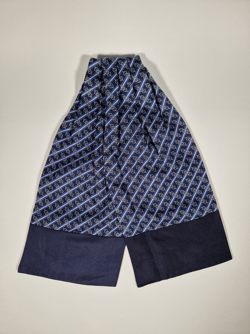 Hermés ascot scarf