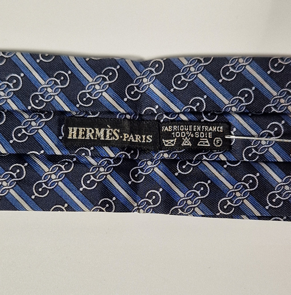 Hermés ascot scarf