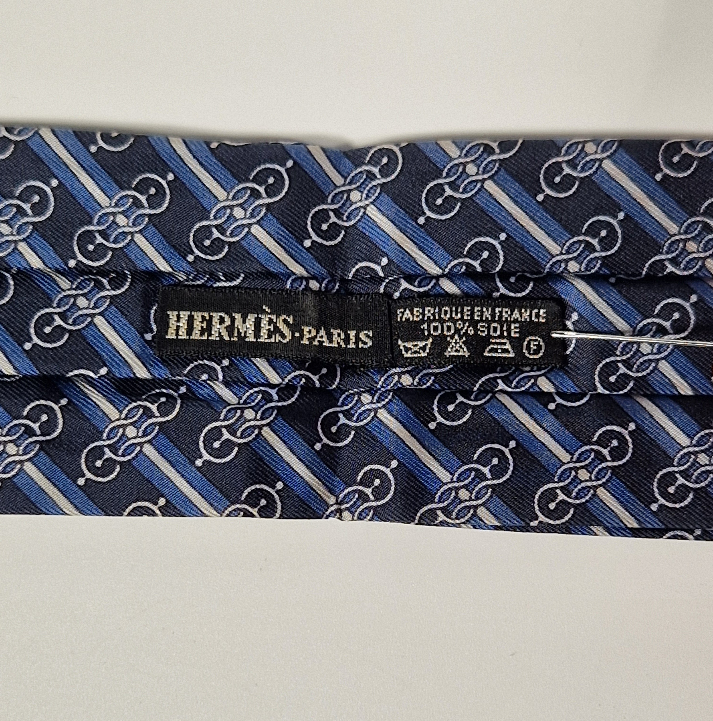 Hermés ascot scarf