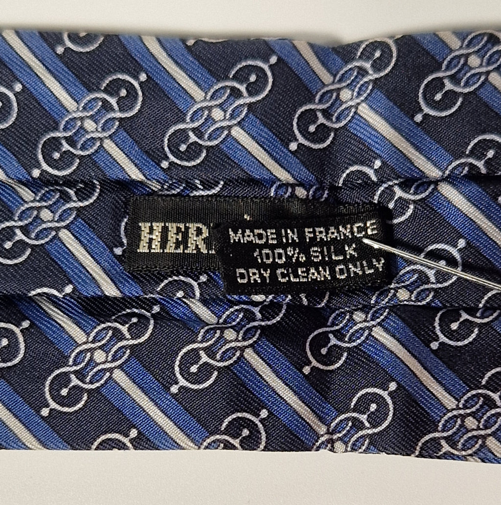 Hermés ascot scarf