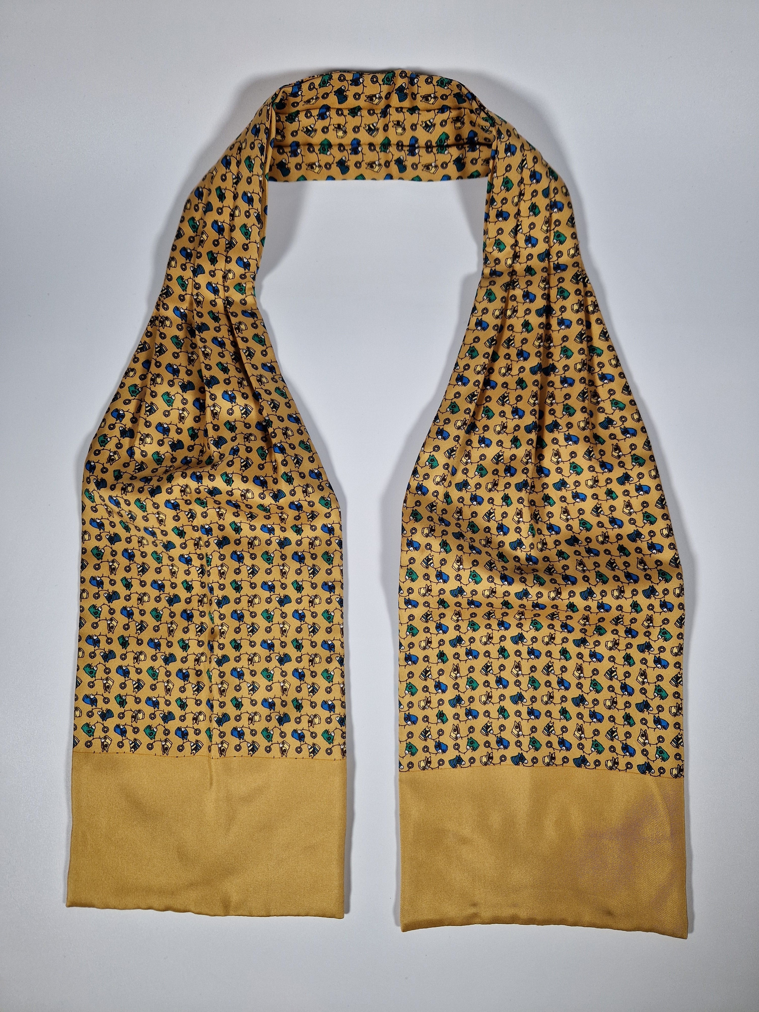 Hermés ascot scarf