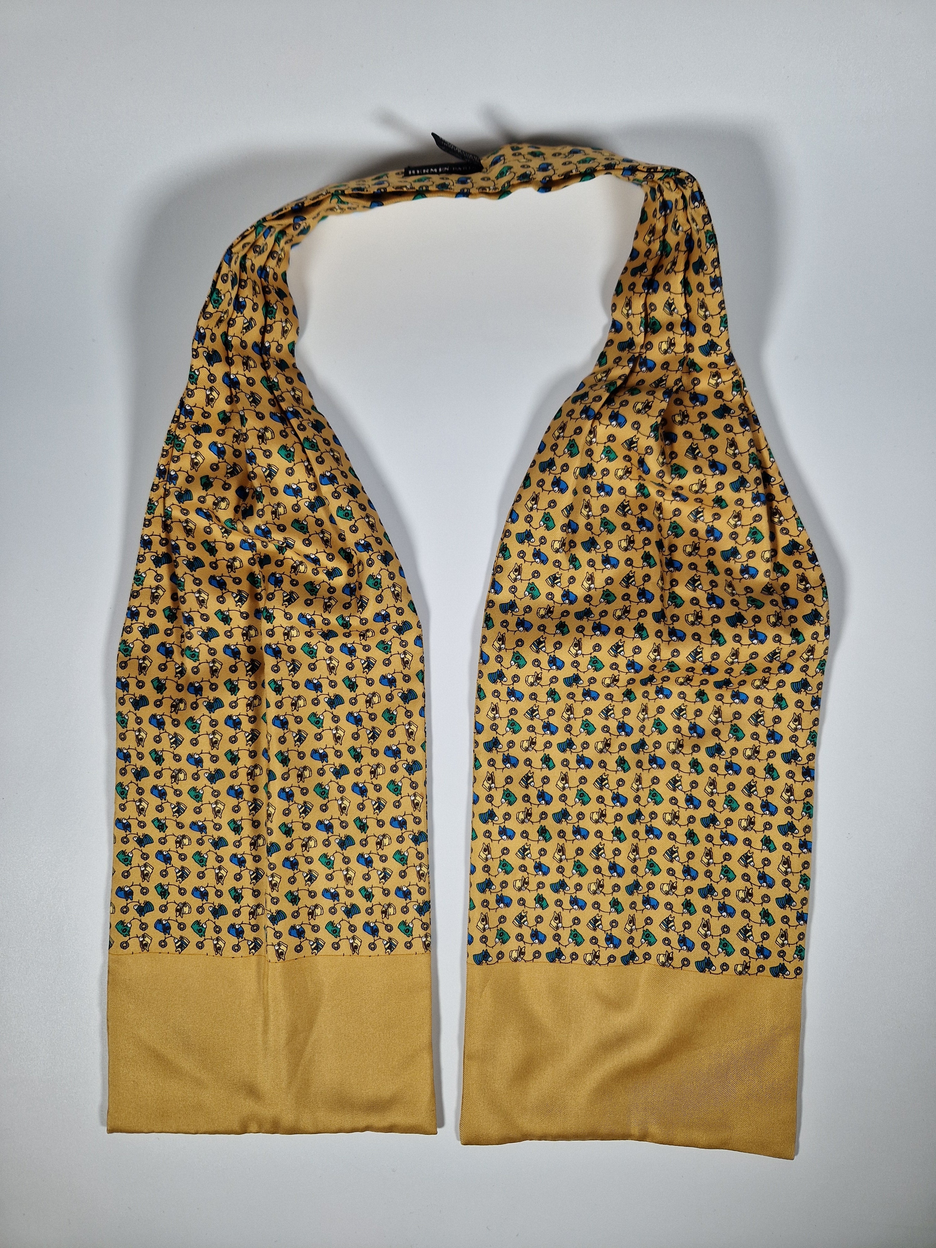 Hermés ascot scarf