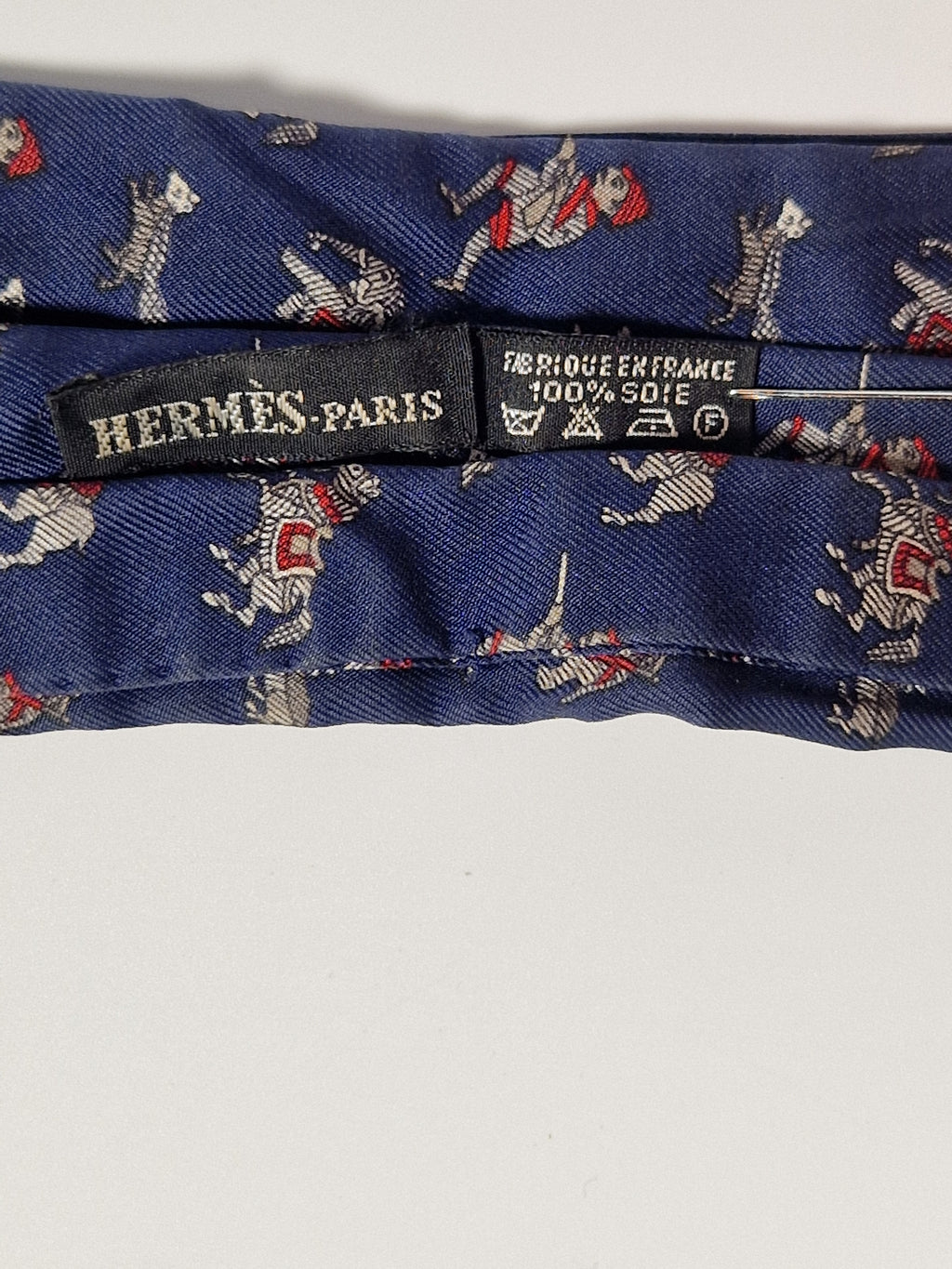 Hermés ascot scarf