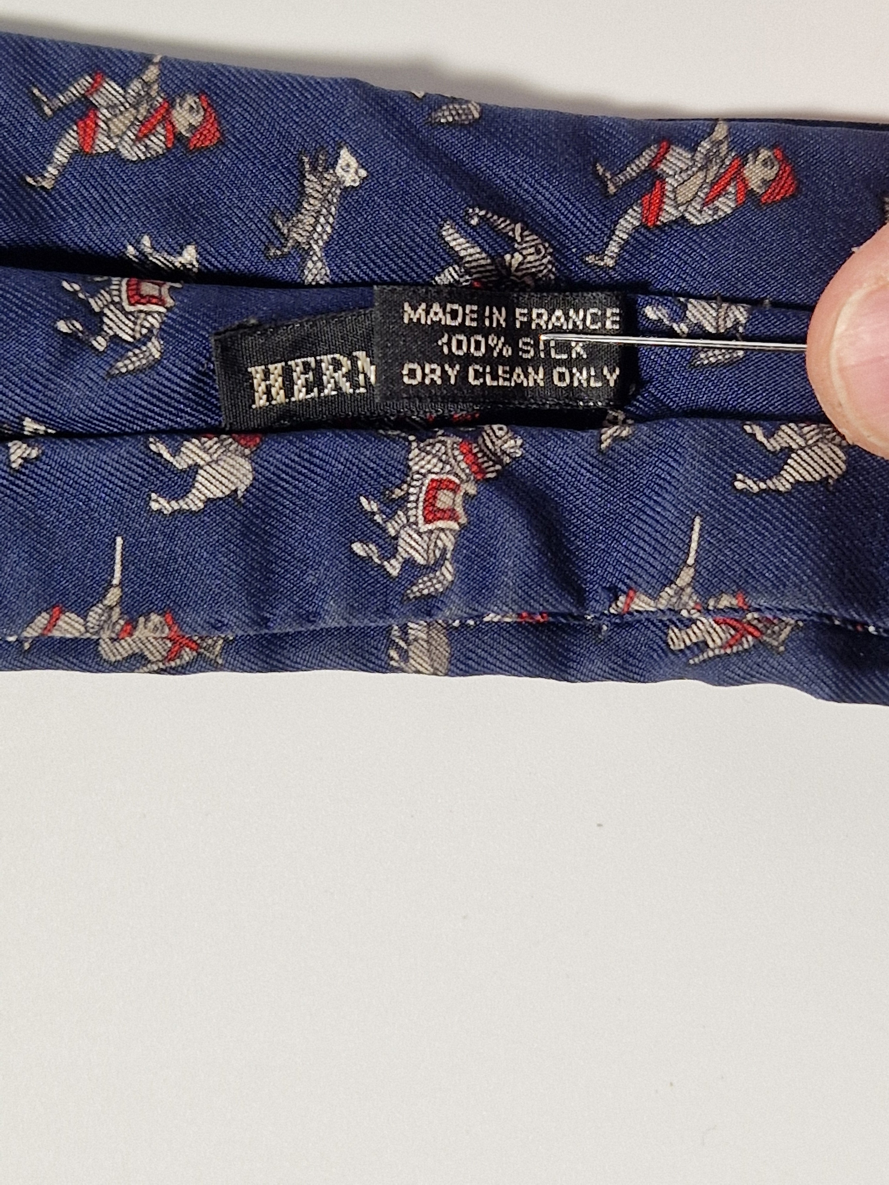 Hermés ascot scarf
