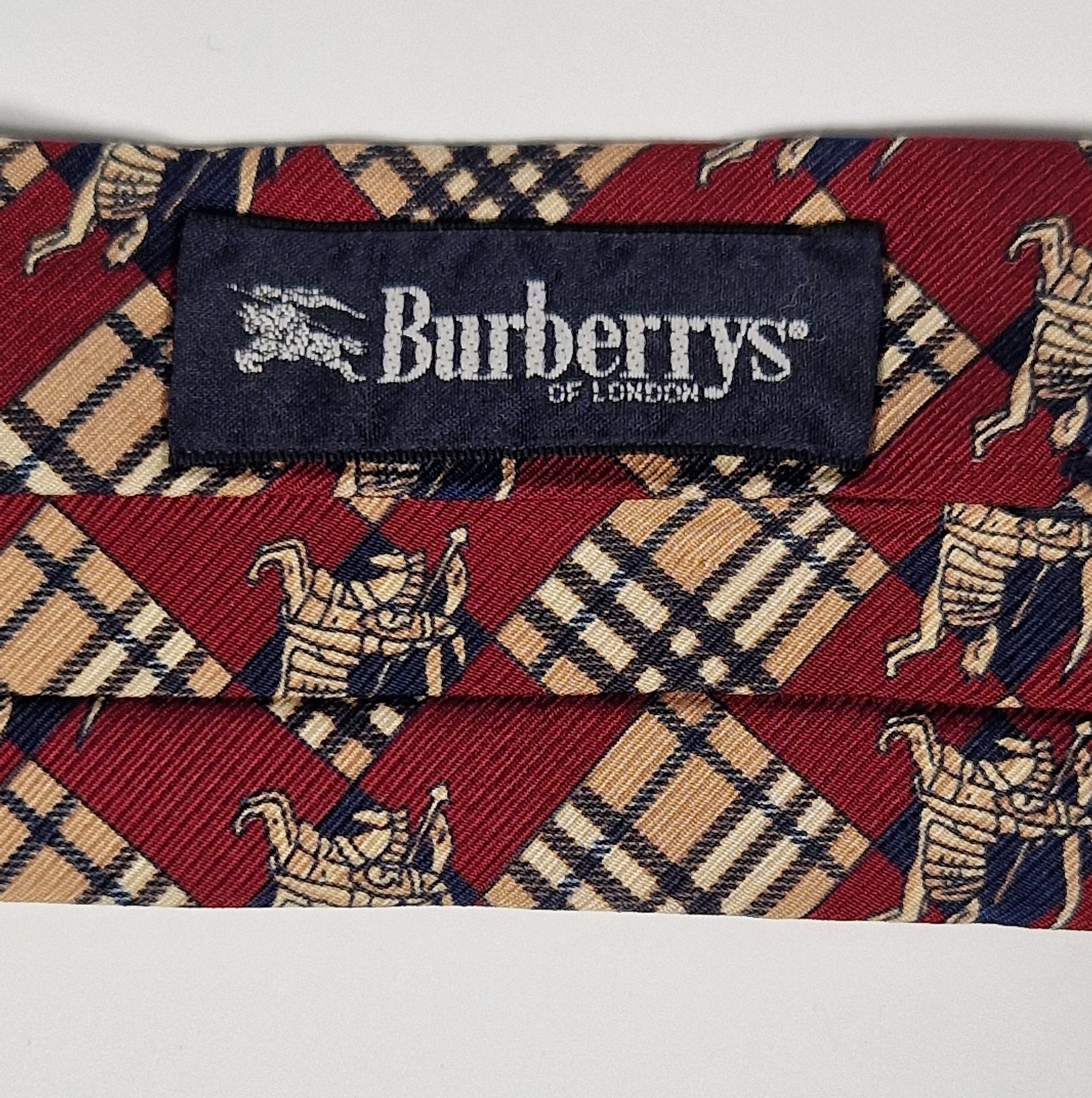 Burberrys vintage ascot scarf