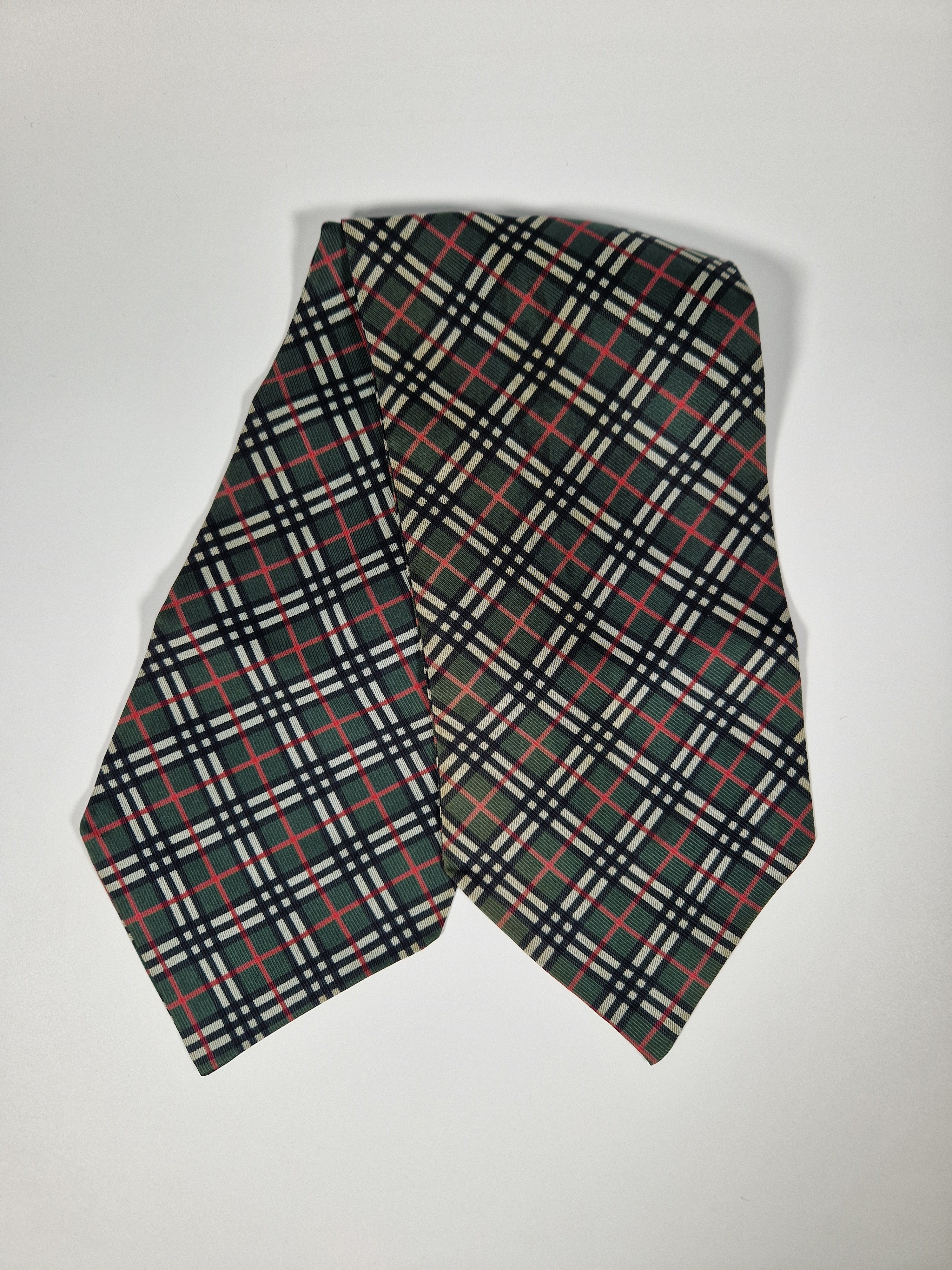 Burberrys vintage ascot scarf