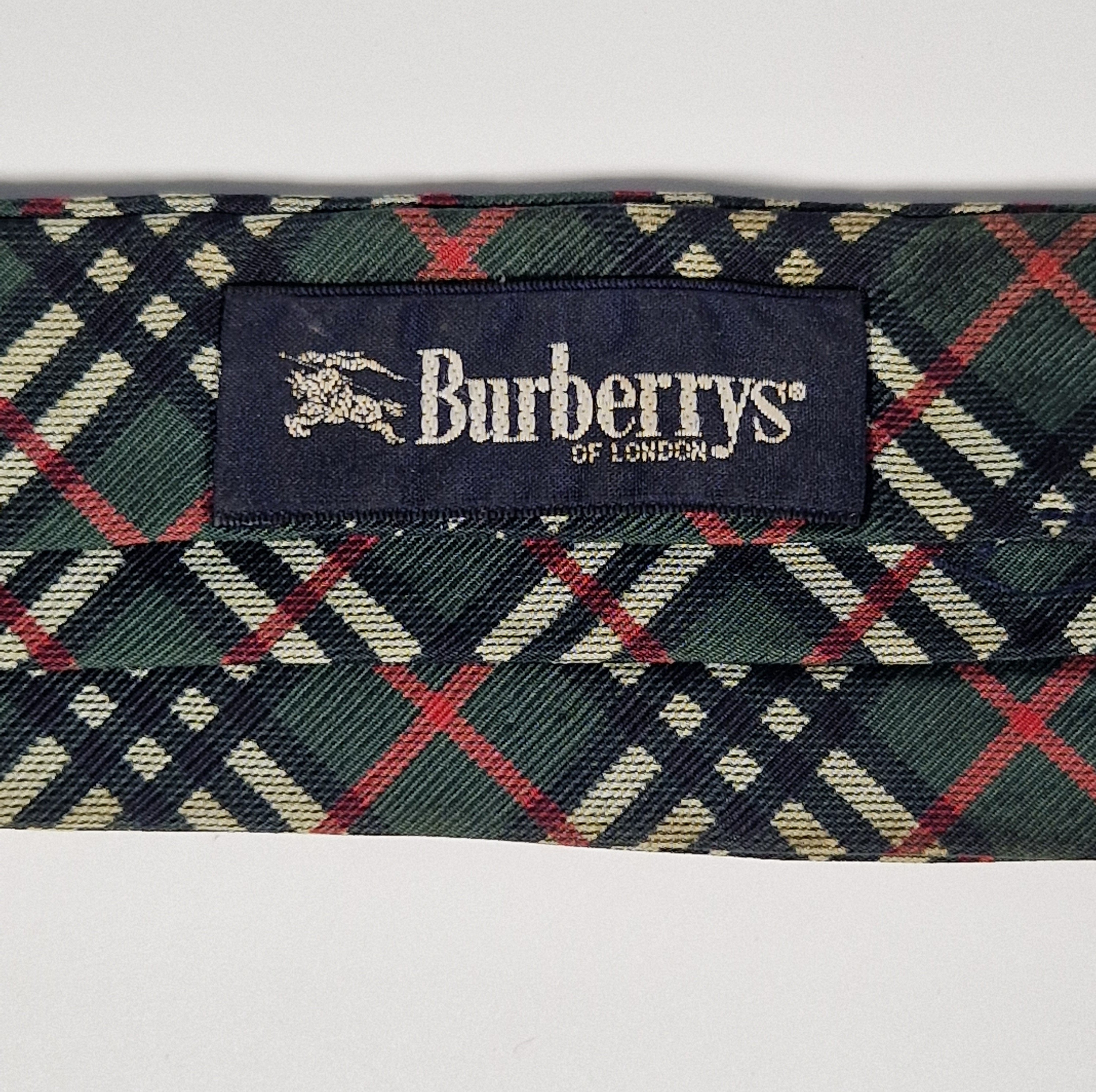 Burberrys vintage ascot scarf