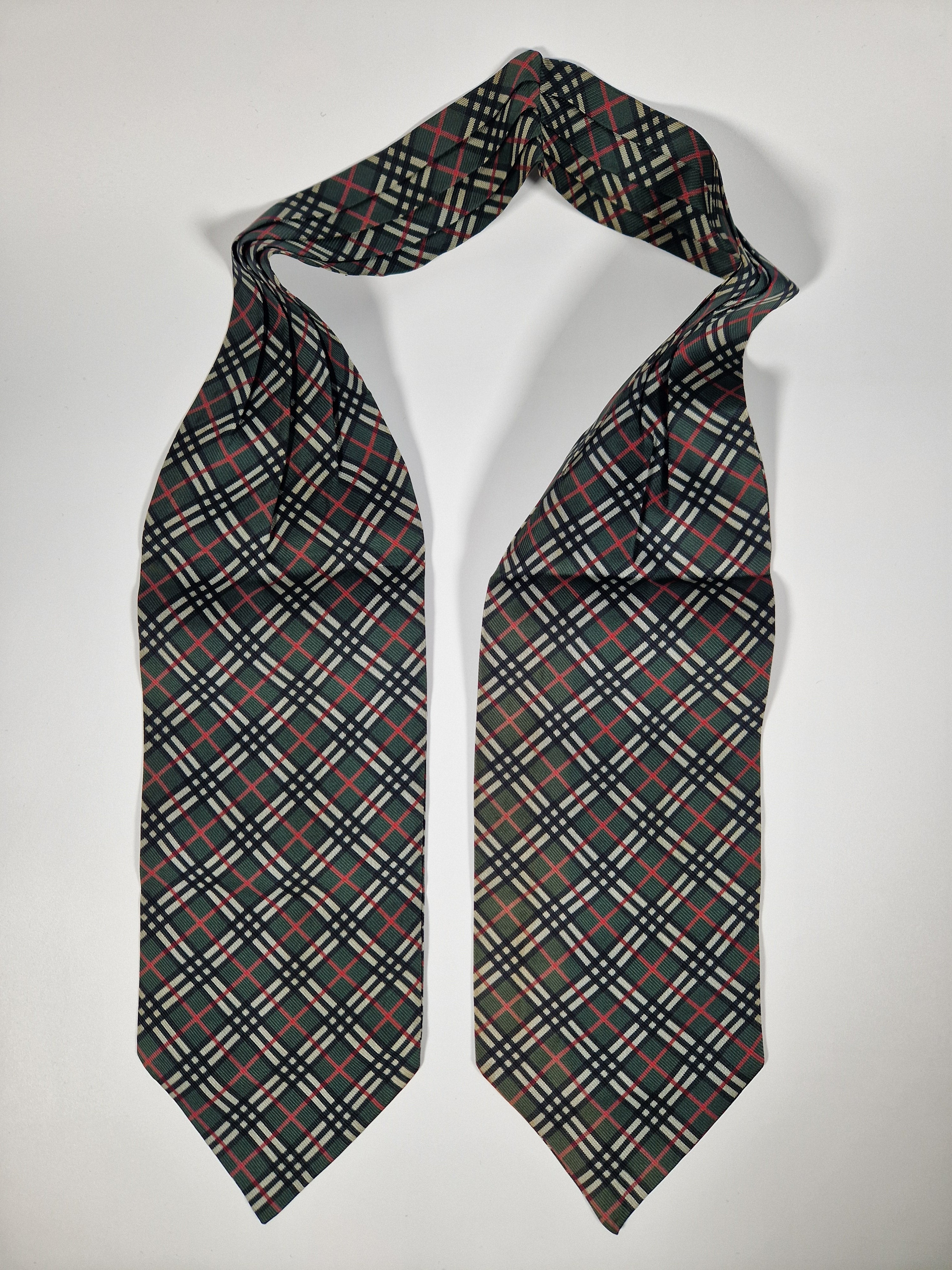 Burberrys vintage ascot scarf