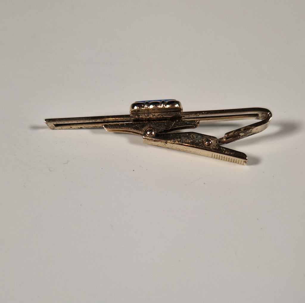A pair of cufflinks and tiepin from Wedgewood