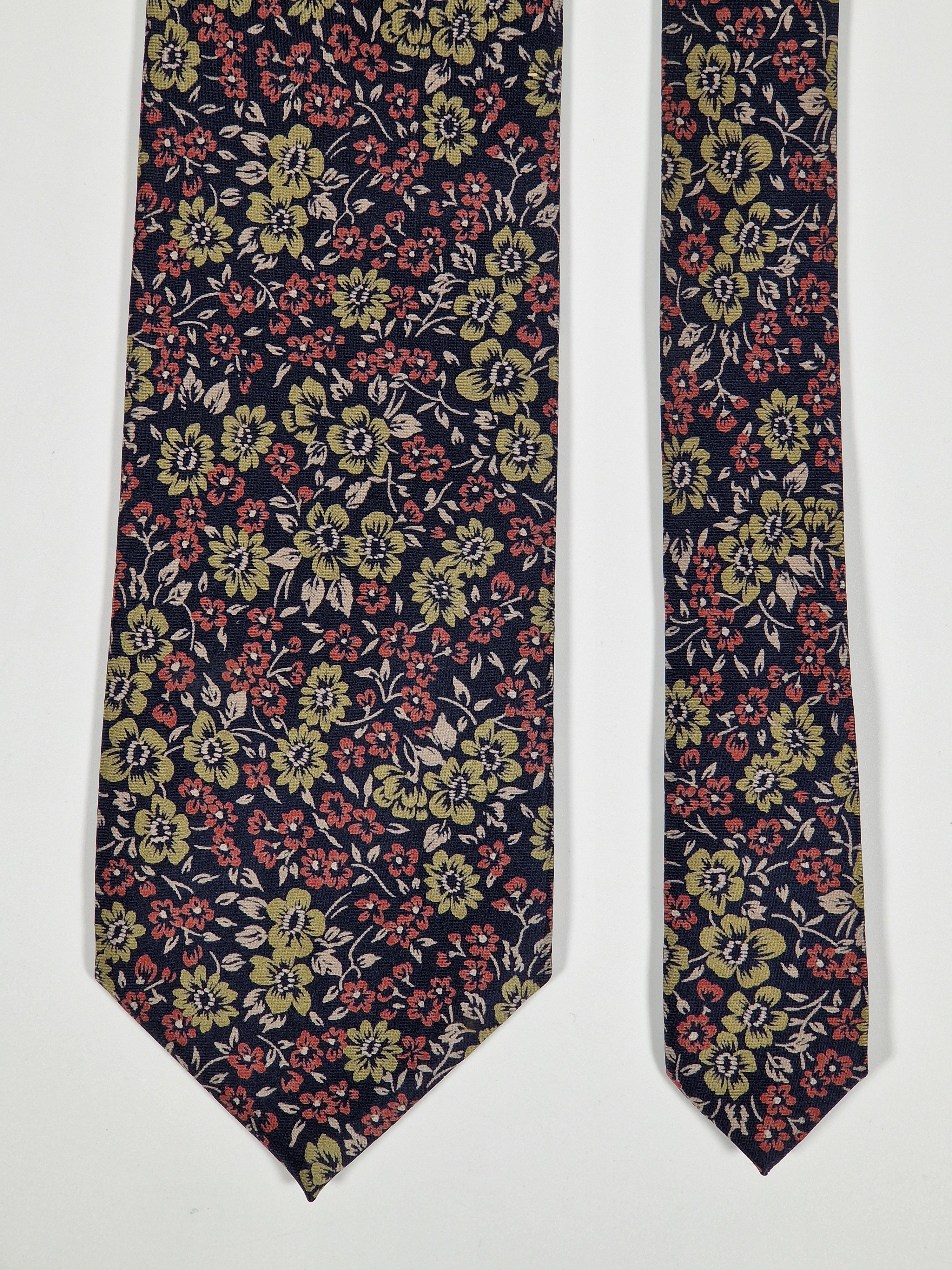 Vintage Burberry`s tie
