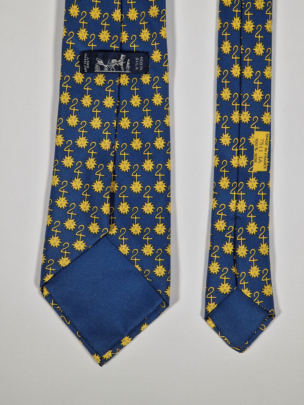 Hermés 7511 IA "Le Mans" tie.