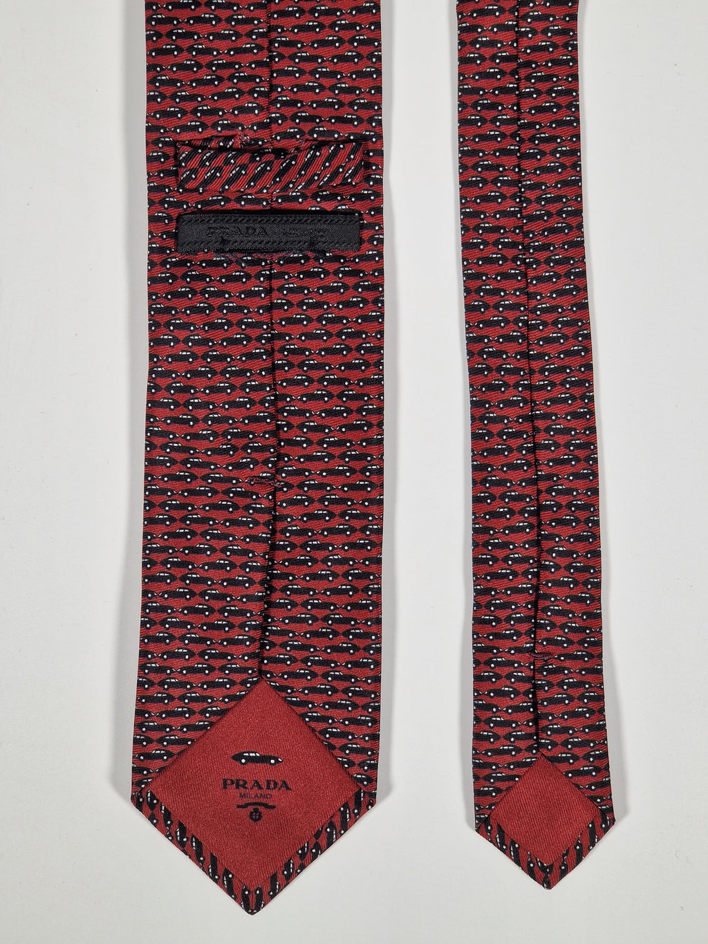 Prada tie “Jaguar E-type ?"