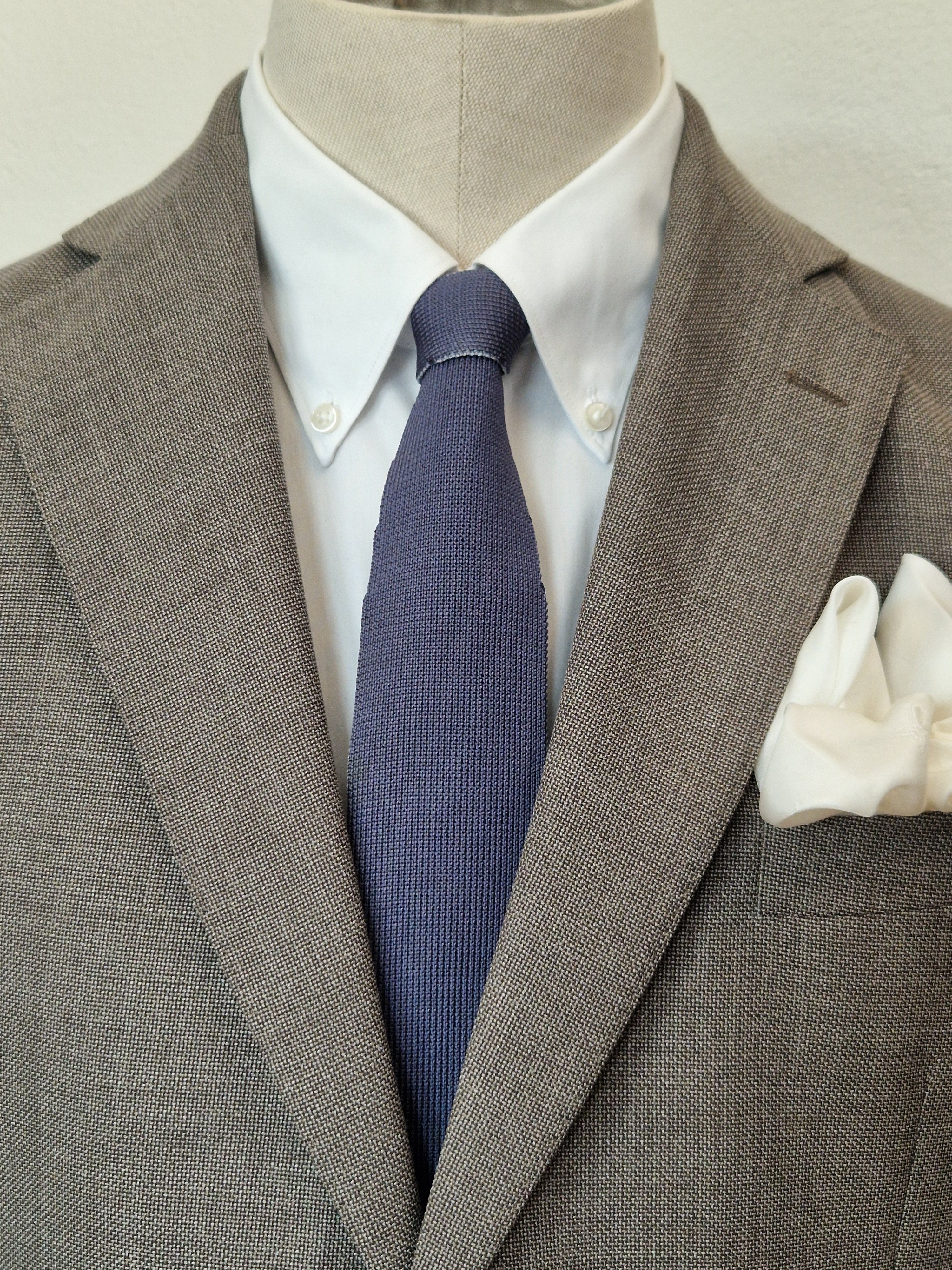 Hermés 4 way knit tie