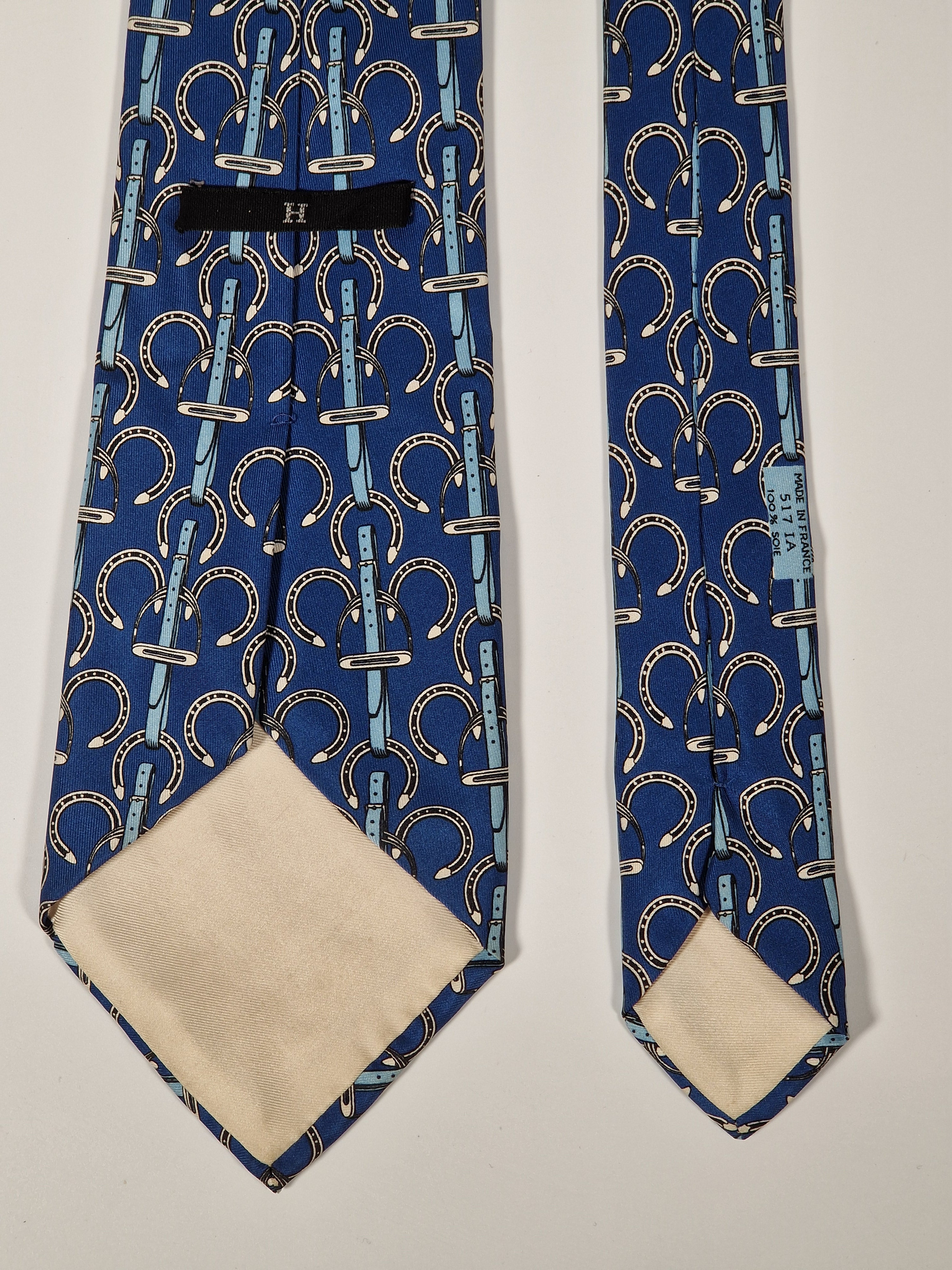 Hermés wide vintage silk tie blue horseshoe 517 IA