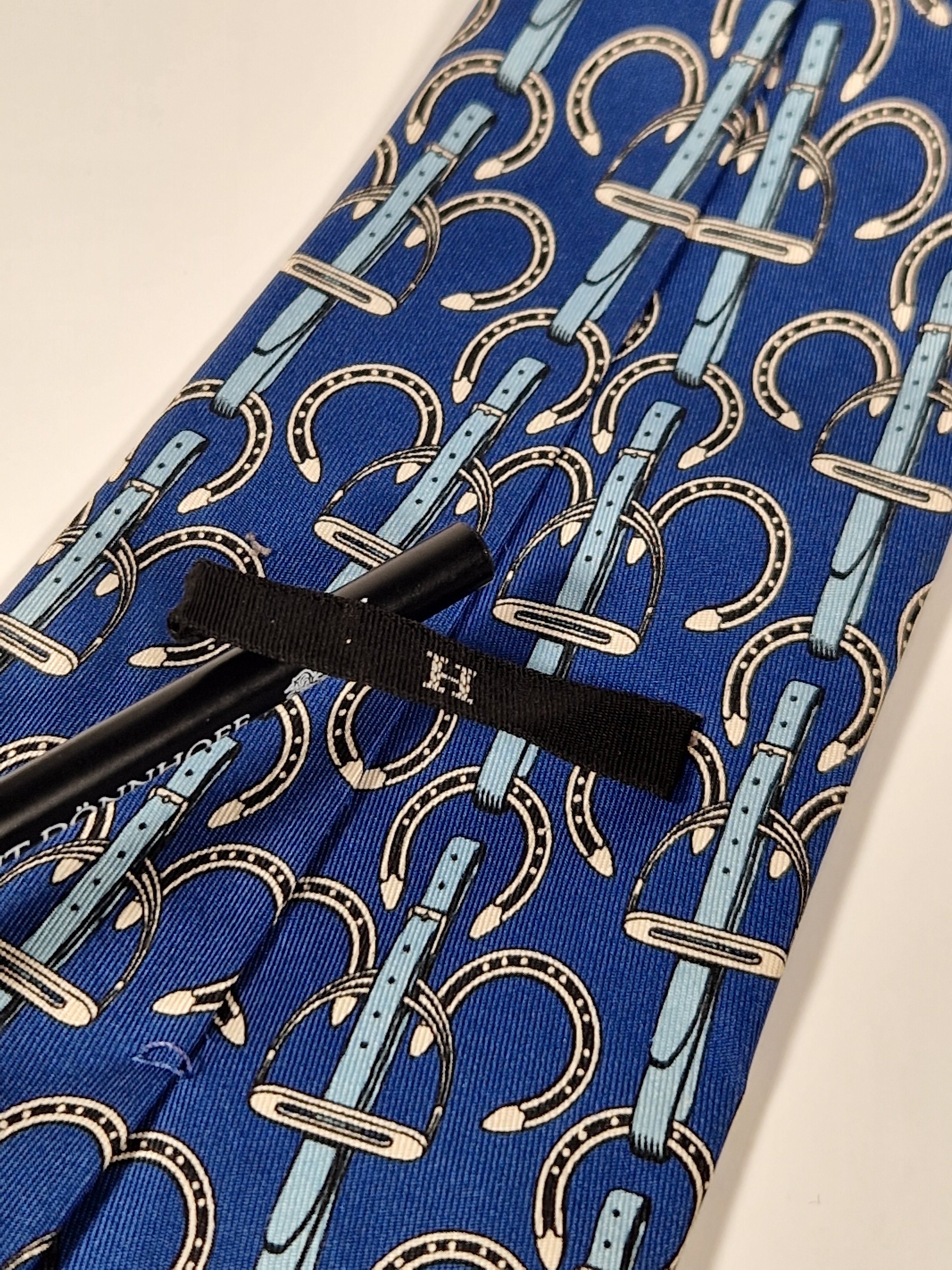 Hermés wide vintage silk tie blue horseshoe 517 IA