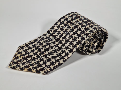 000437 Hermés wide vintage silk tie black and white 437 PA
