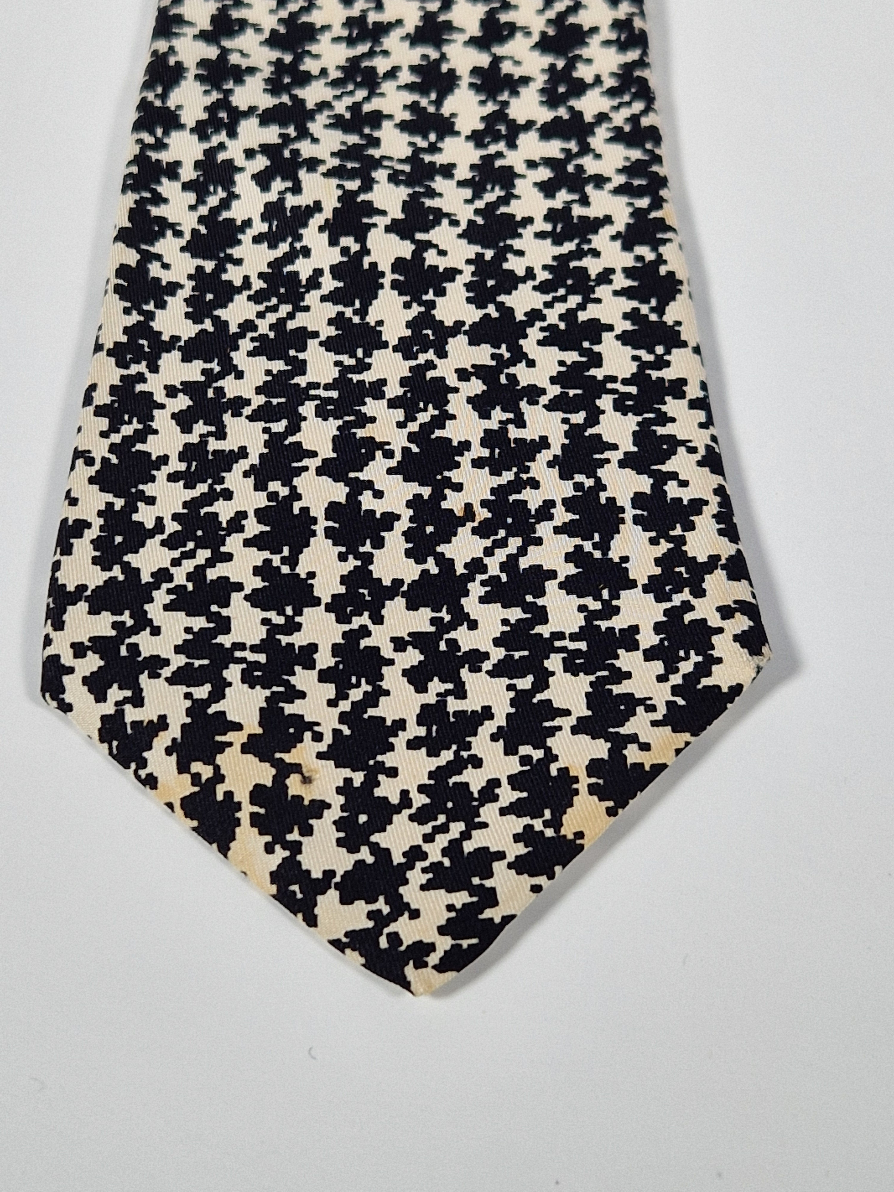 Hermés wide vintage silk tie black and white 437 PA