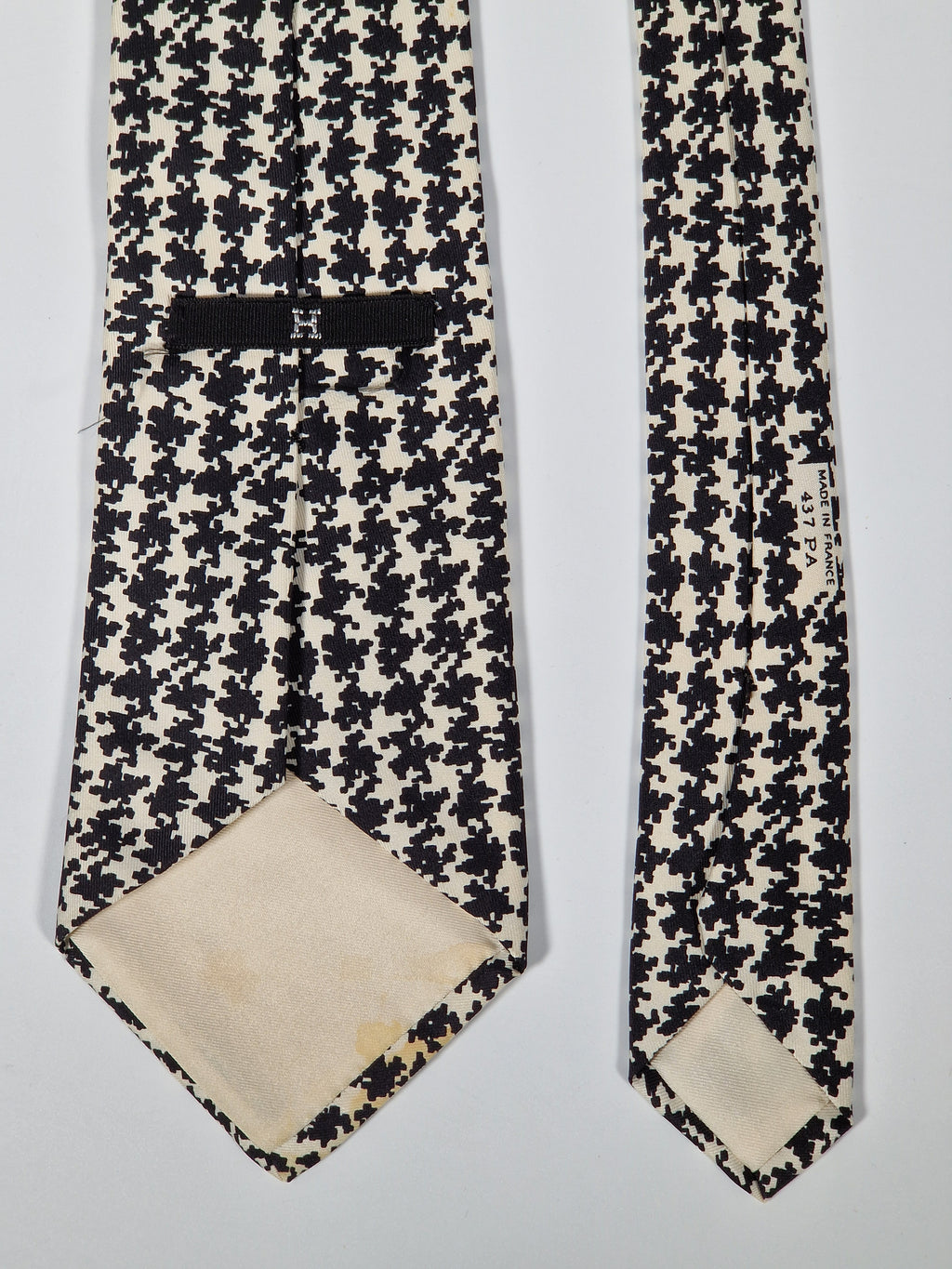 Hermés wide vintage silk tie black and white 437 PA