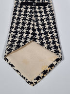 Hermés wide vintage silk tie black and white 437 PA