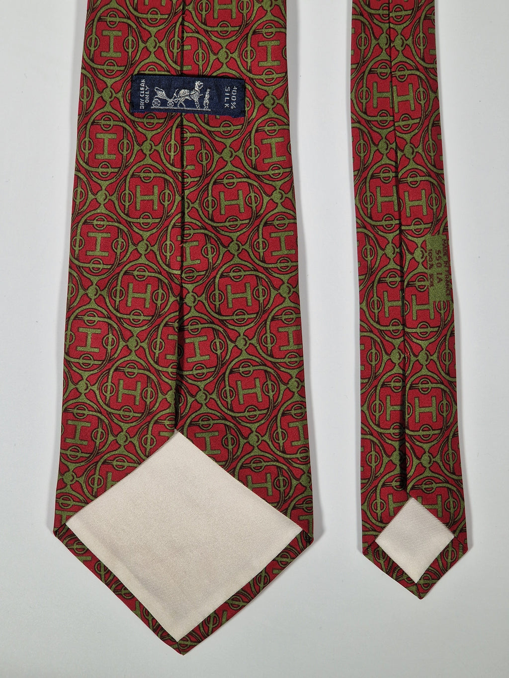 Hermés wide vintage silk tie H pattern red 550 IA