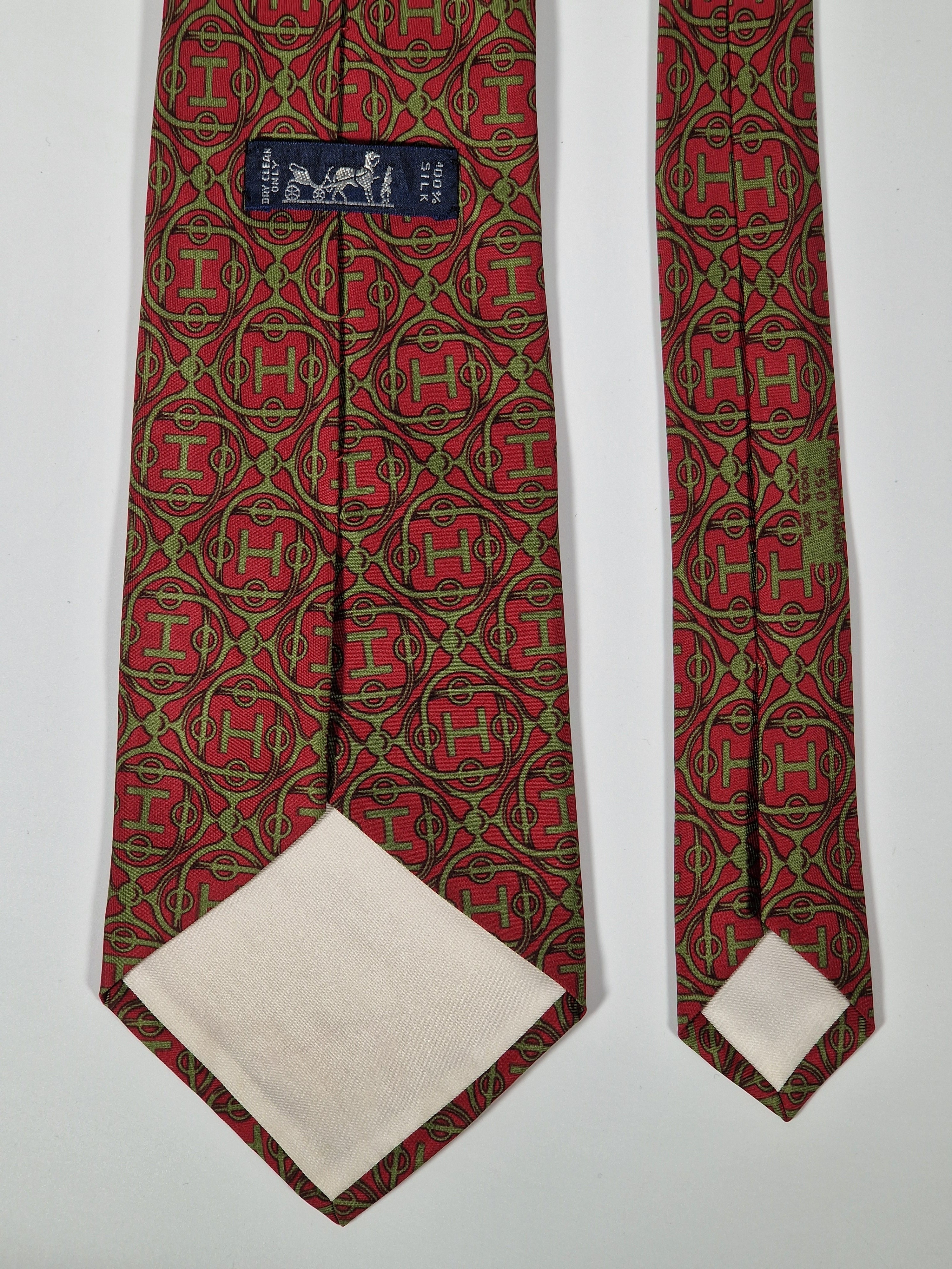 Hermés wide vintage silk tie H pattern red 550 IA