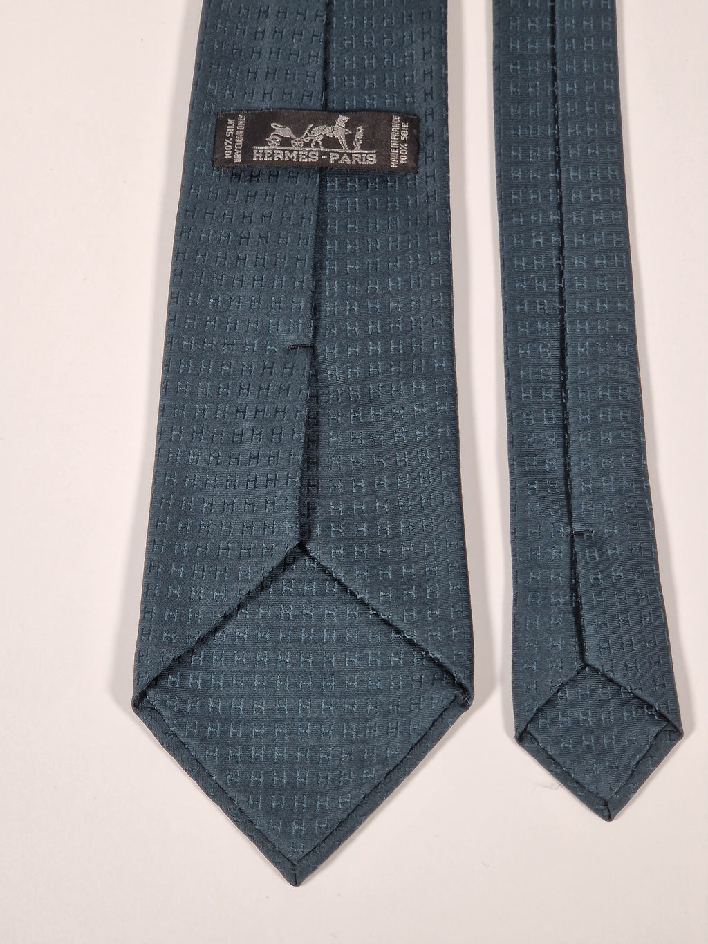 Hermés Petrolium Faconnee H Tie