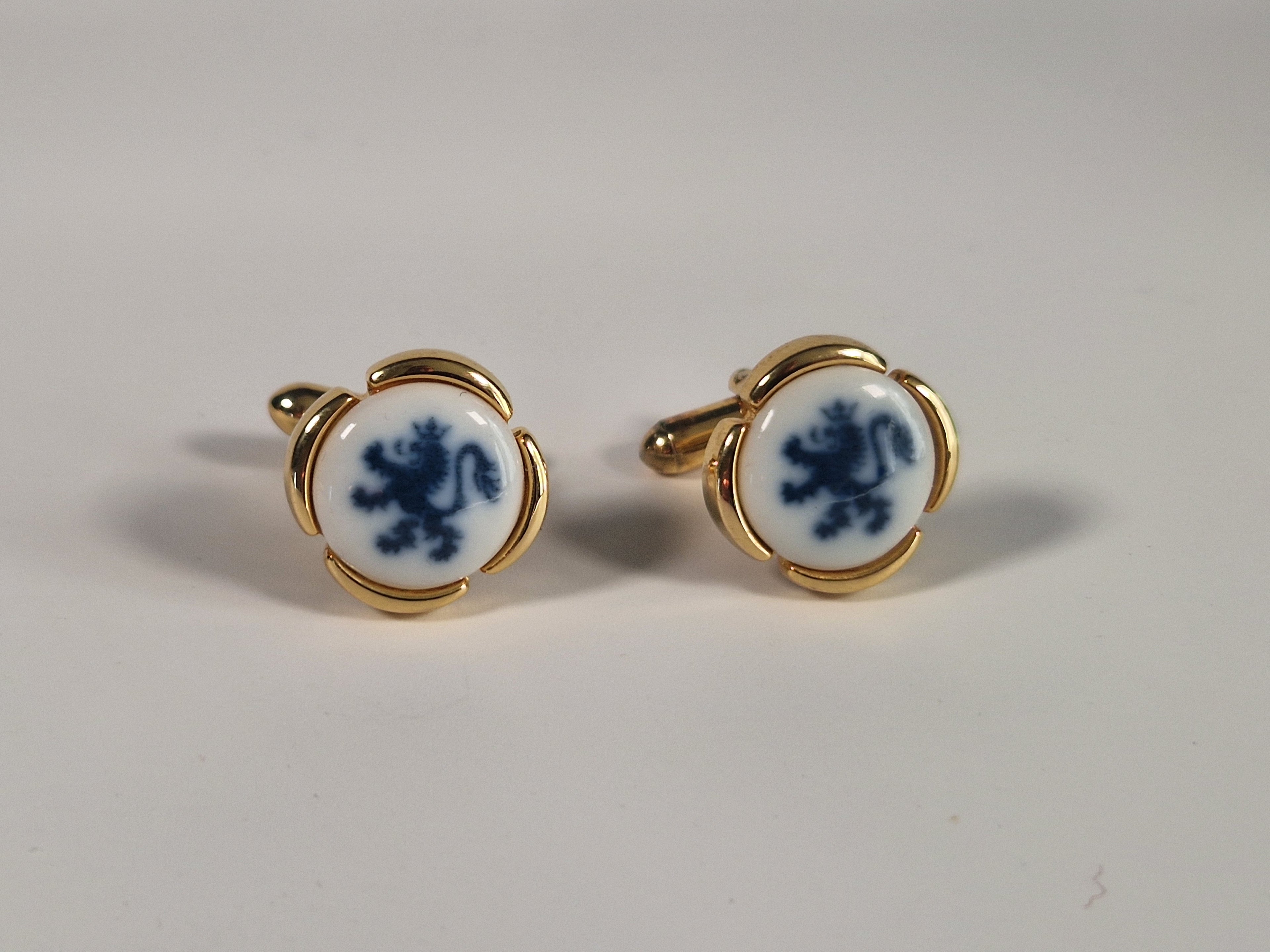 A pair of cufflinks and tiepin from Royal Copenhagen x Swank
