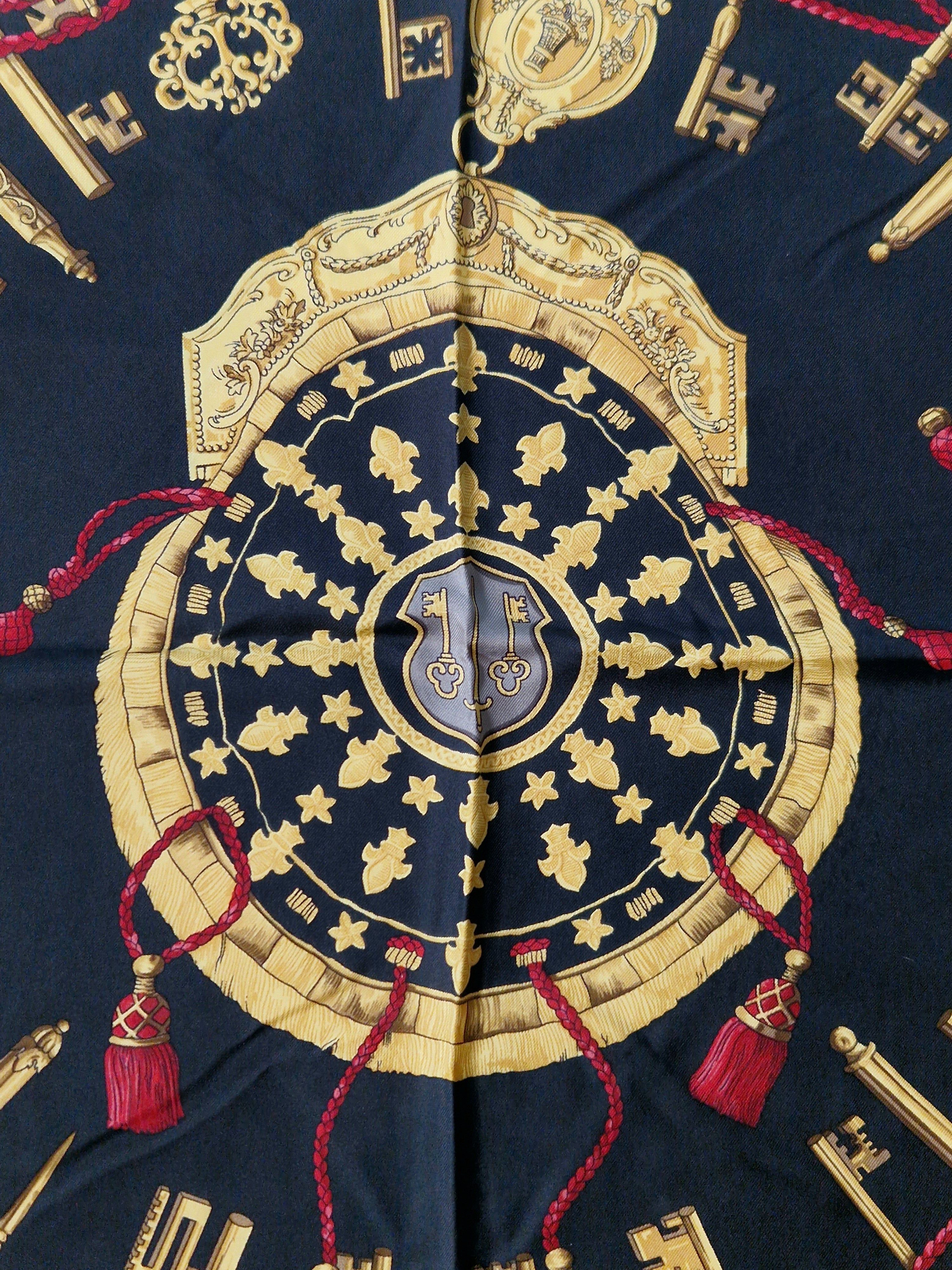 Hermés Scarf carre 90 "Les Clefs"