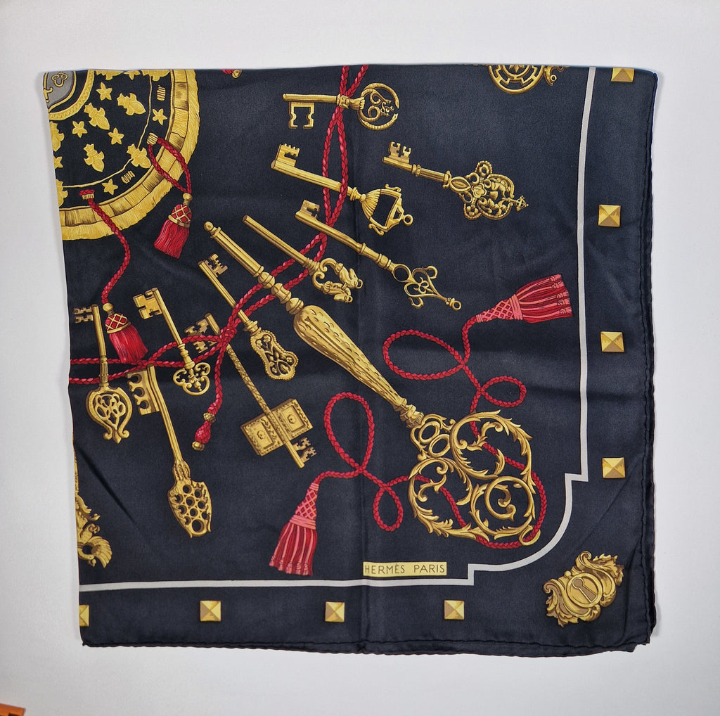 Hermés Scarf carre 90 "Les Clefs"