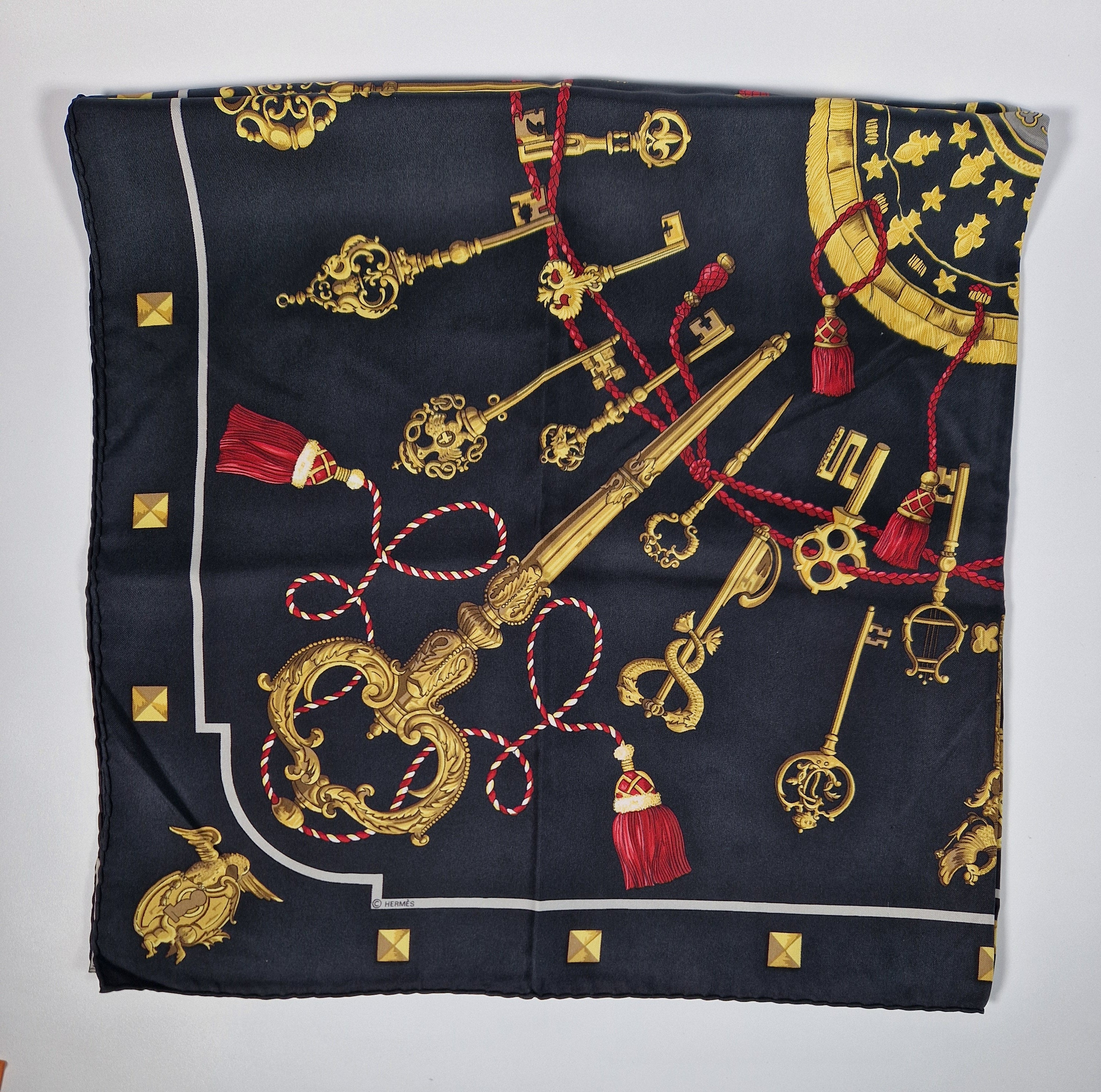 Hermés Scarf carre 90 "Les Clefs"