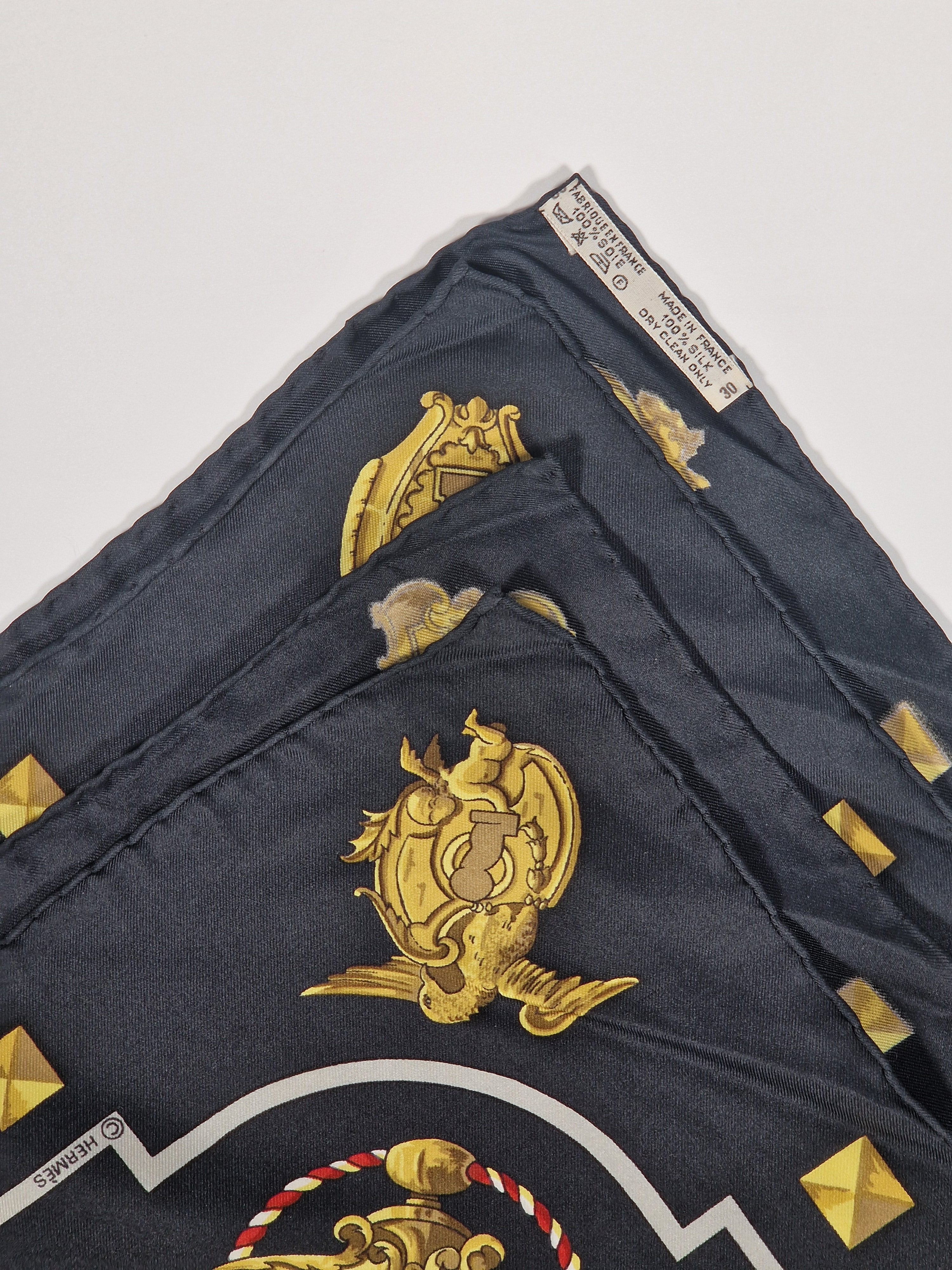 Hermés Scarf carre 90 "Les Clefs"