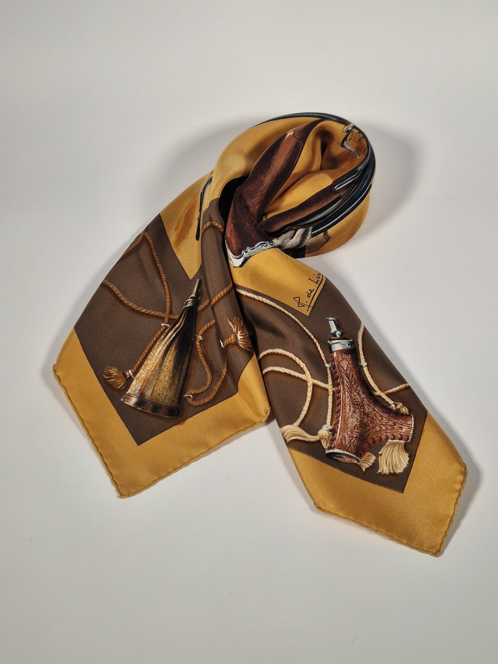 Vintage Hermés Scarf "Les fusils", by Henri de Linarès