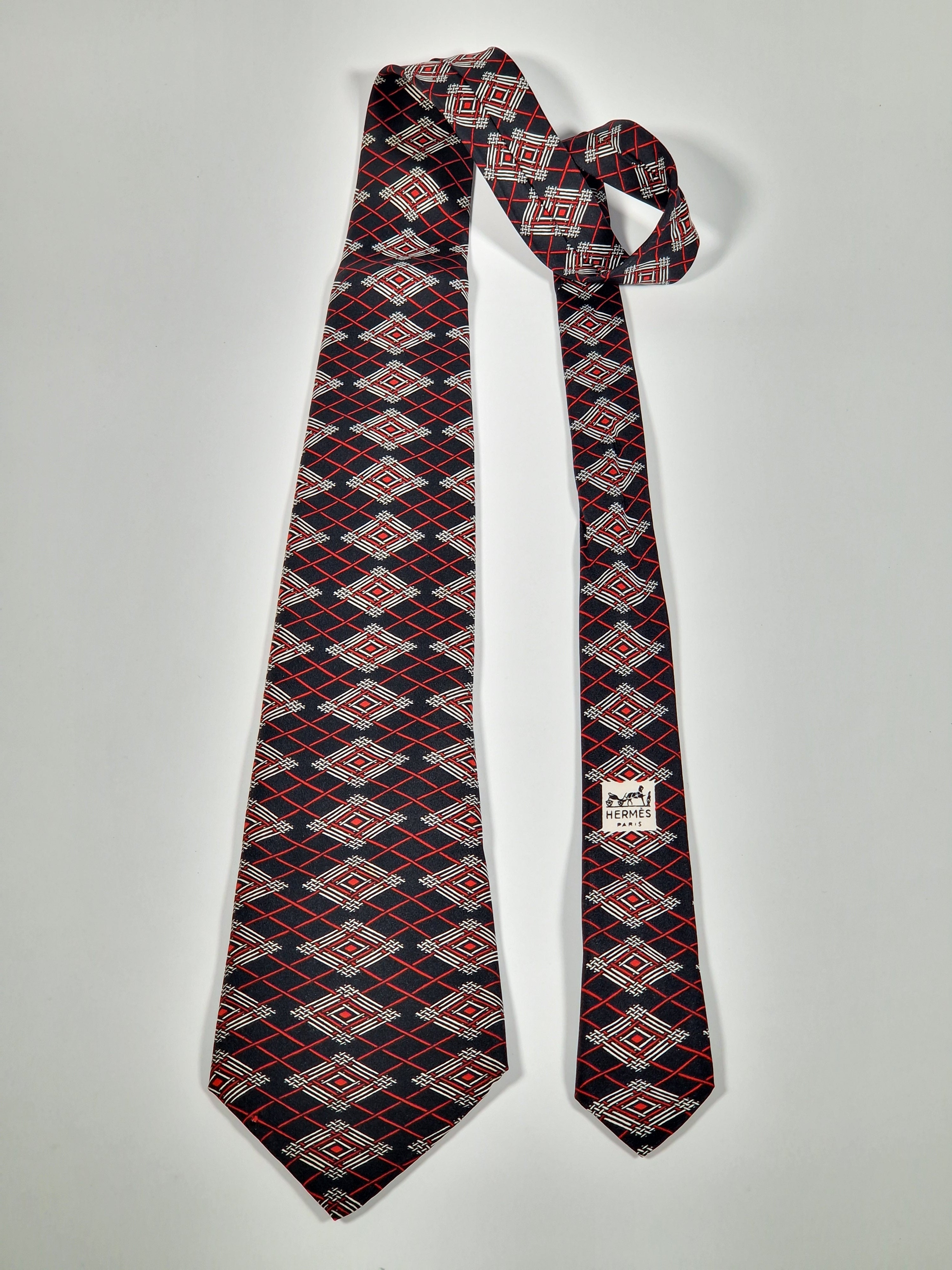 Hermés vintage silk tie black geometric pattern 594 SA