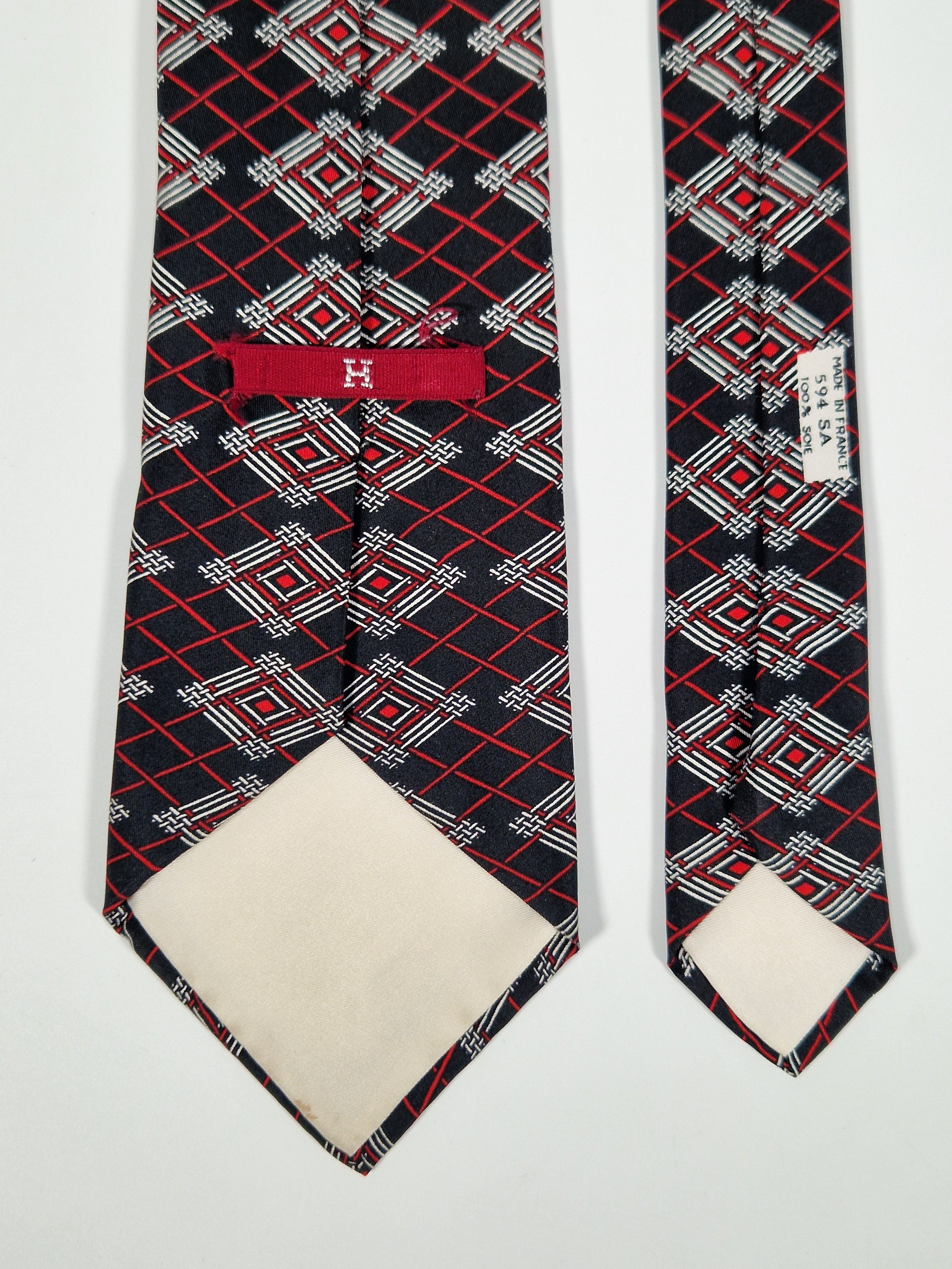 Hermés vintage silk tie black geometric pattern 594 SA