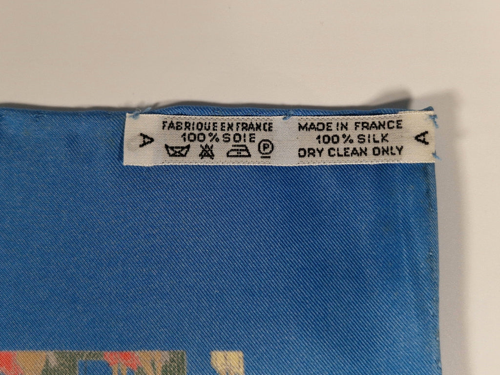 Hermés 7368 PA Tie and carrè 40 with box