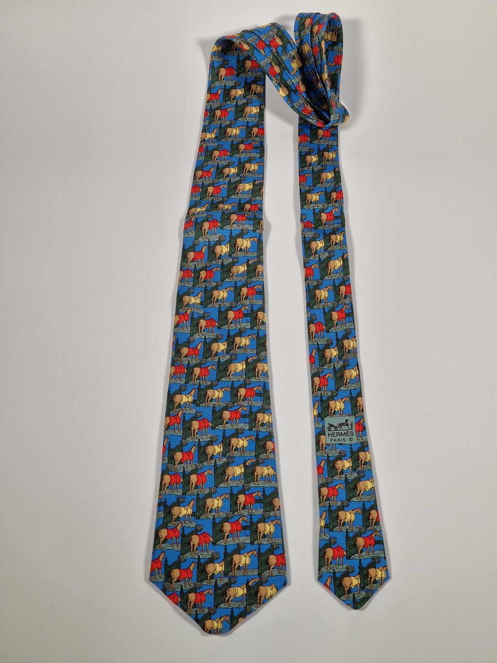 Hermés 7368 PA Tie and carrè 40 with box