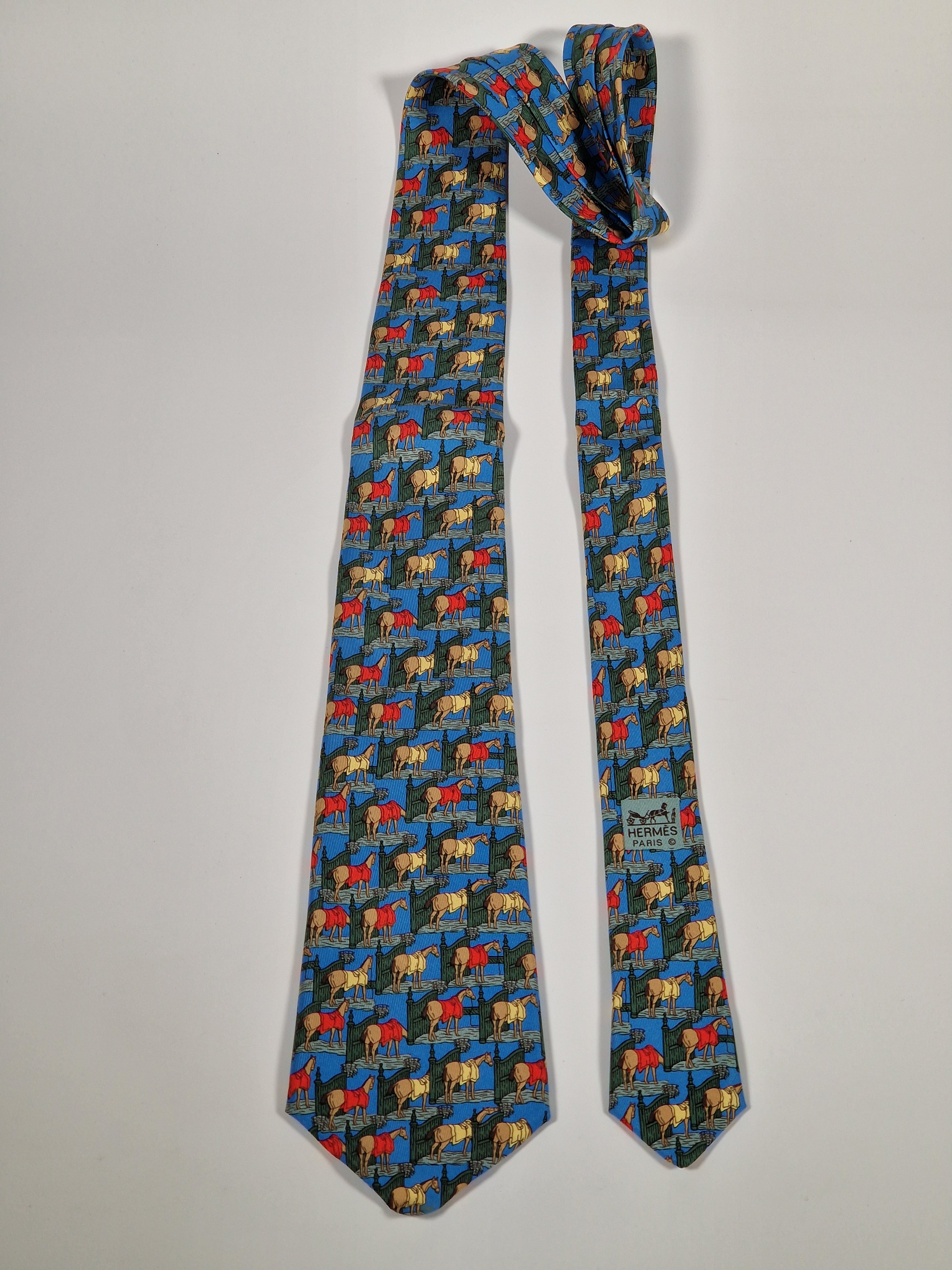 Hermés 7368 PA Tie and carrè 40 with box