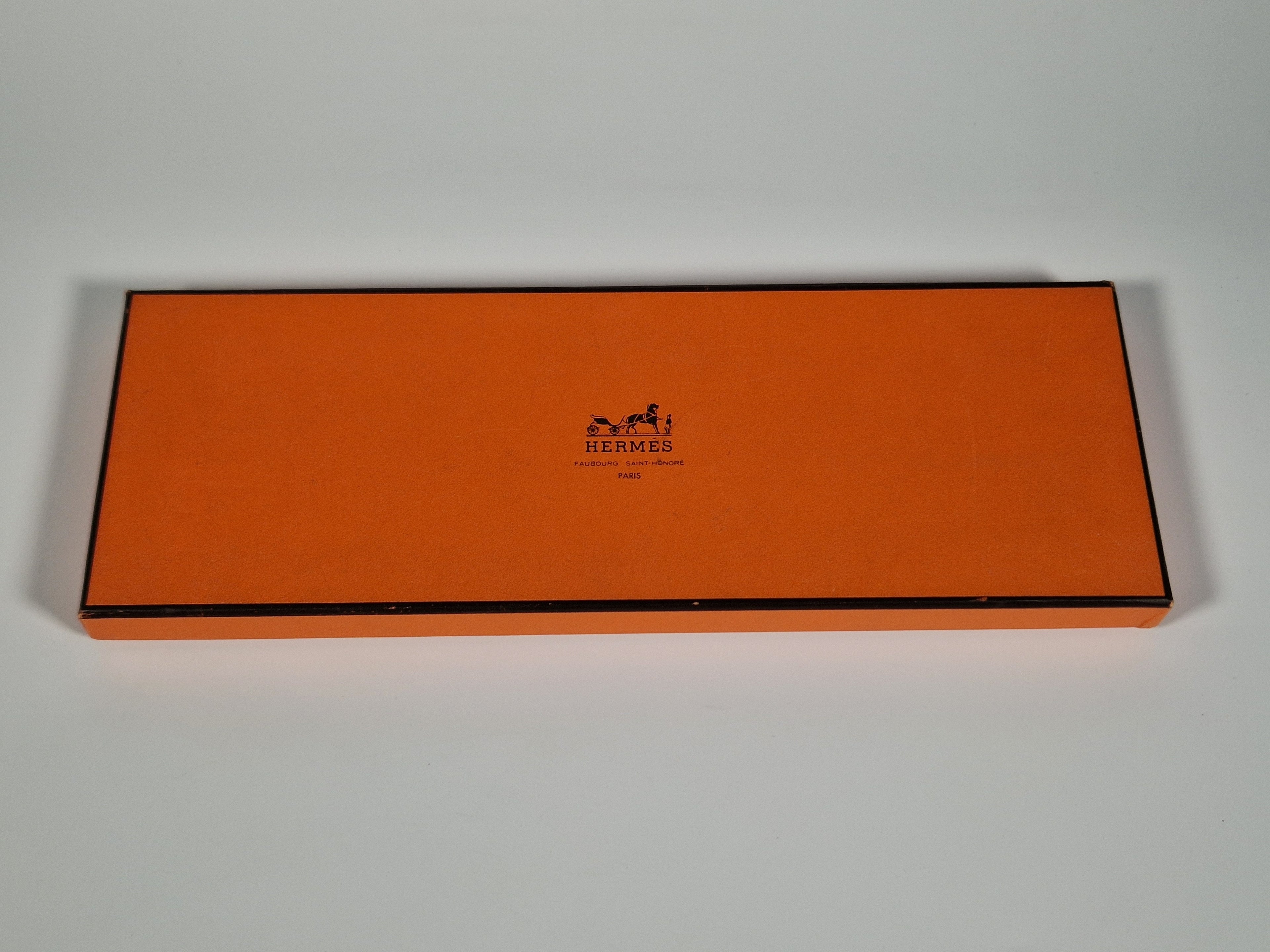 Hermés 7368 PA Tie and carrè 40 with box