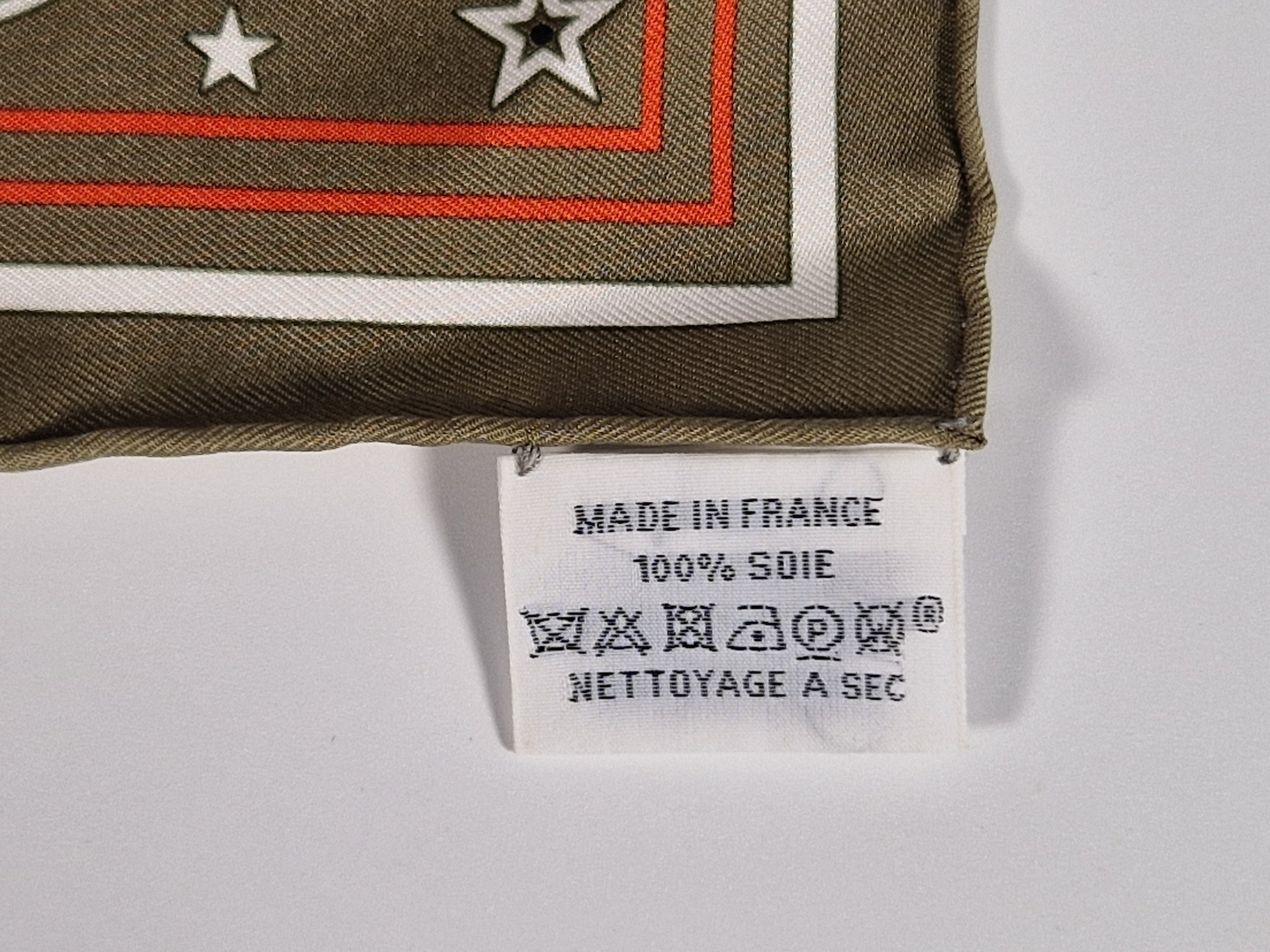 Hermès bandana 55 "Brides de gala a pois"