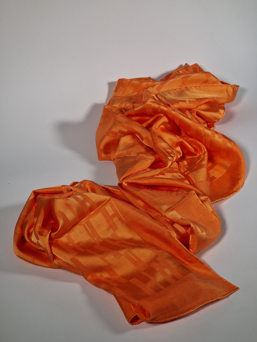 Hermès Faconnee Grand H Stole 75 x 180 cm