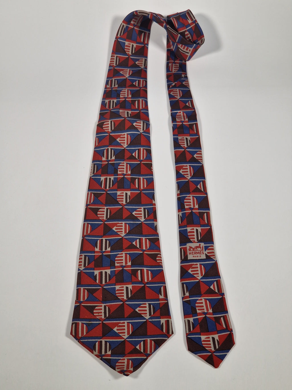 Hermés vintage silk tie geometric pattern blue and red 396 PA