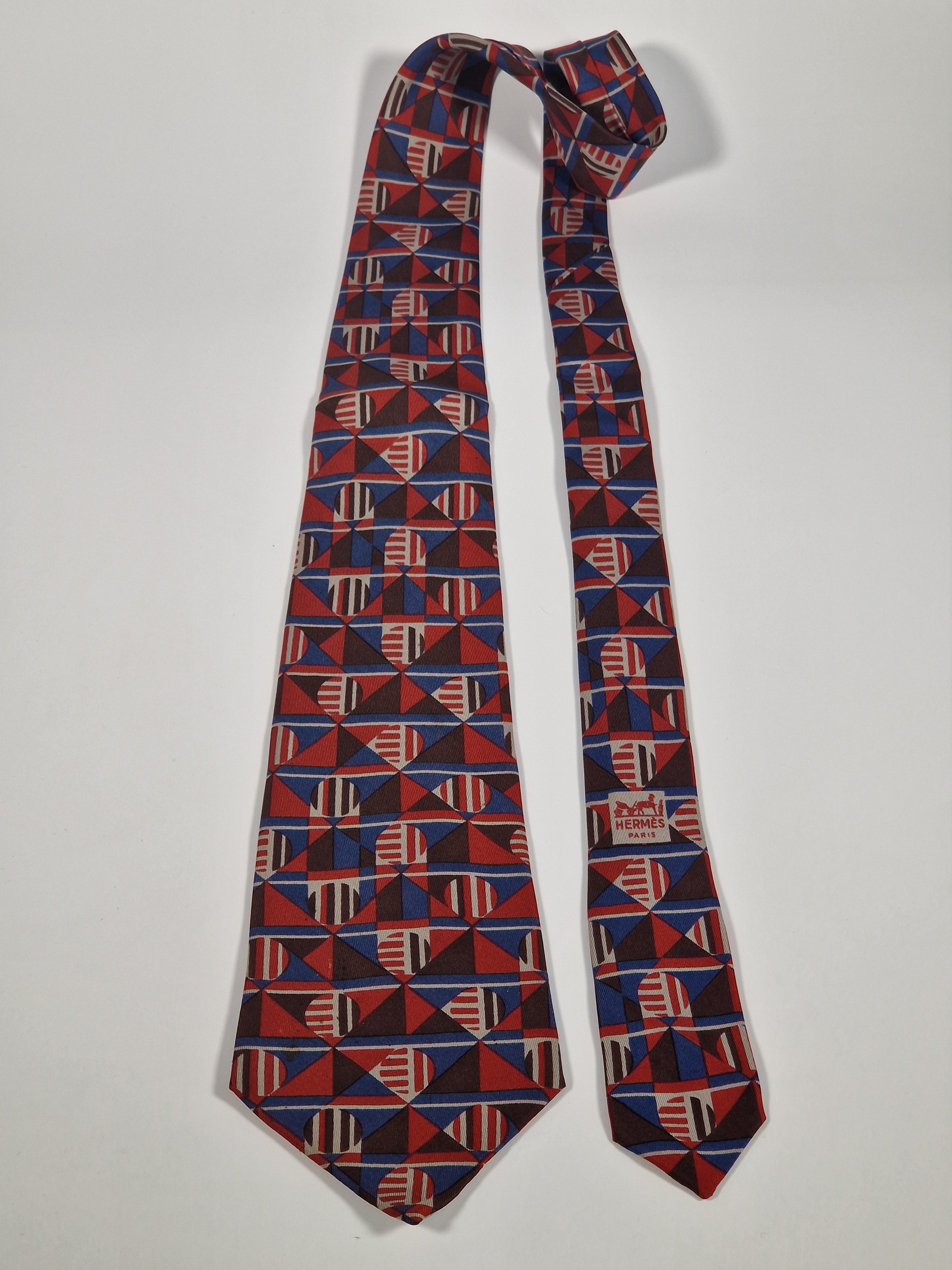 Hermés vintage silk tie geometric pattern blue and red 396 PA