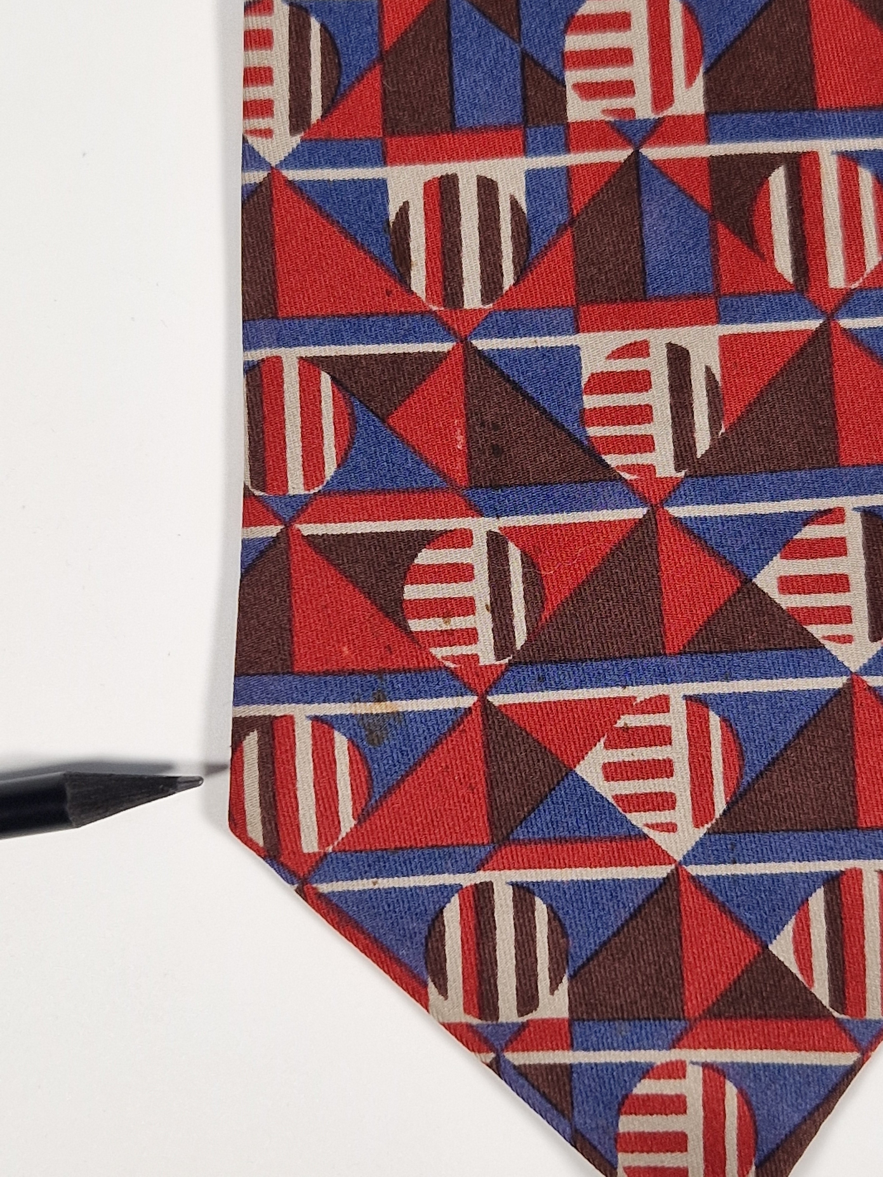Hermés vintage silk tie geometric pattern blue and red 396 PA