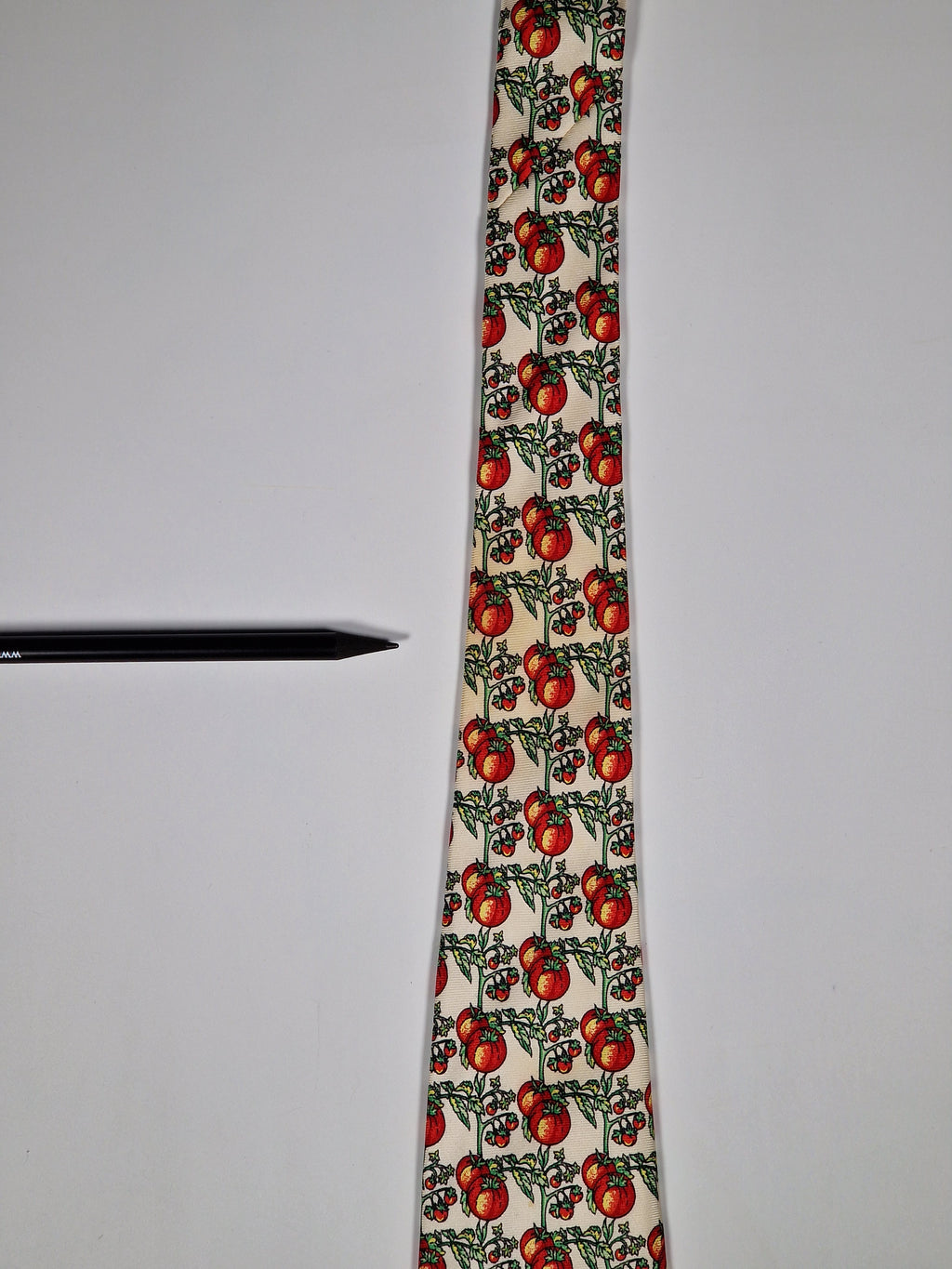 Burberrys Vintage silk tie Tomato pattern