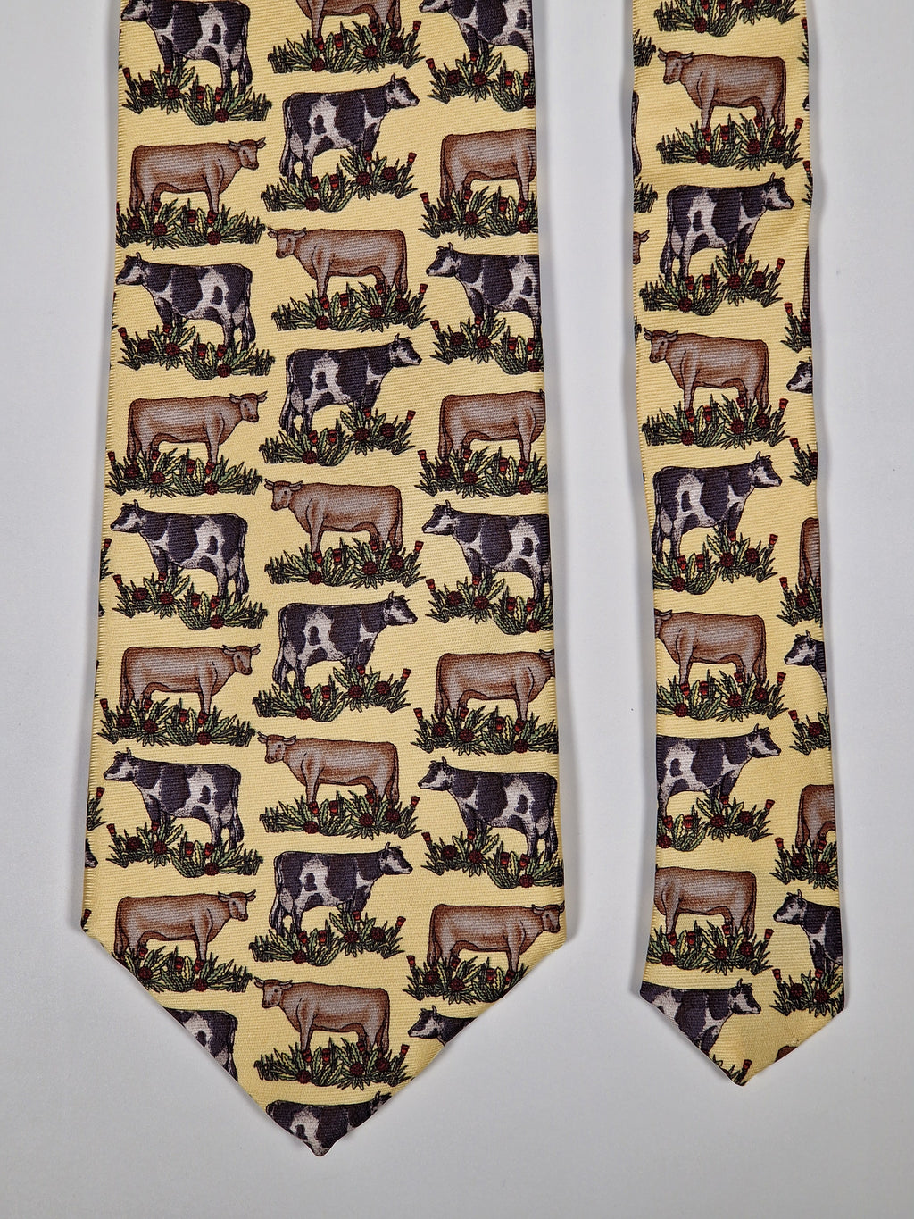 Burberrys Vintage silk tie cows
